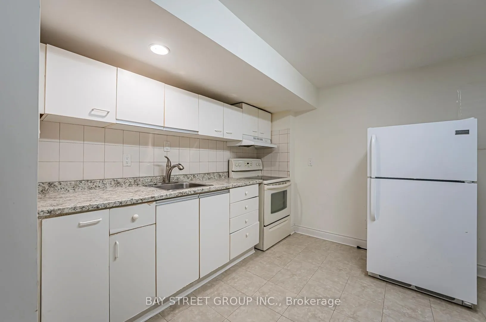 Photo 7 of 29 Ashmore Crescent, Markham, Milliken Mills East — HOMEH