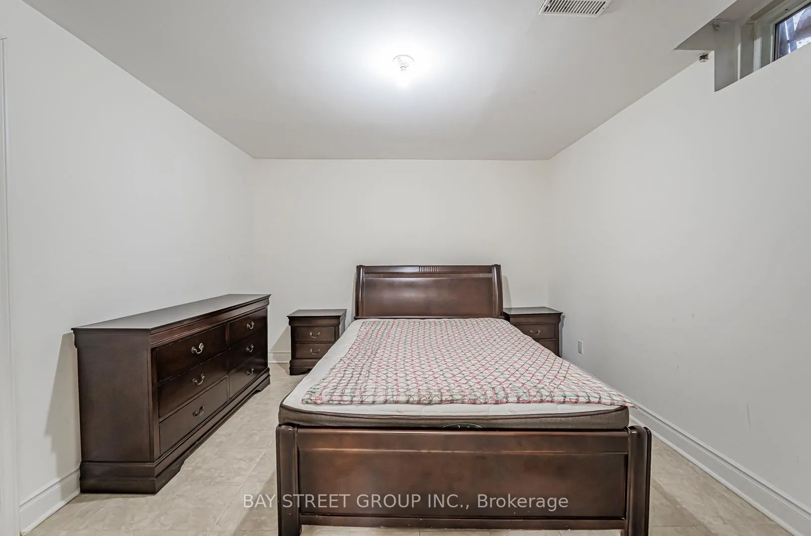 Photo 8 of 29 Ashmore Crescent, Markham, Milliken Mills East — HOMEH