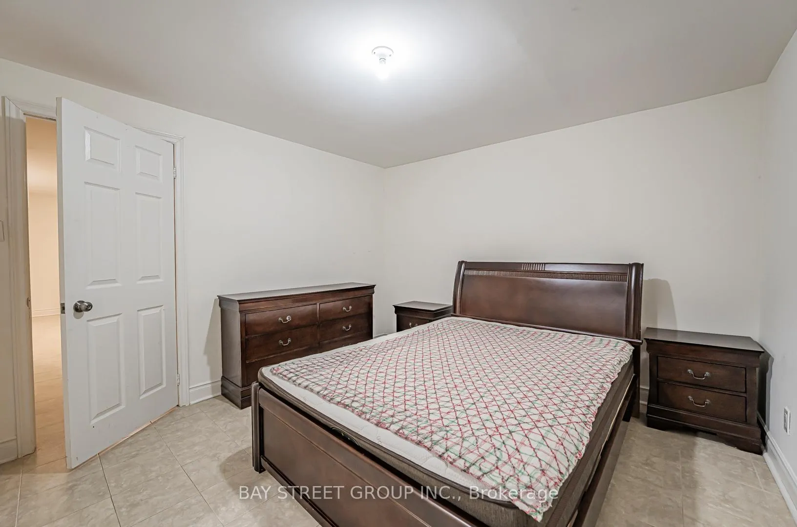 Photo 9 of 29 Ashmore Crescent, Markham, Milliken Mills East — HOMEH