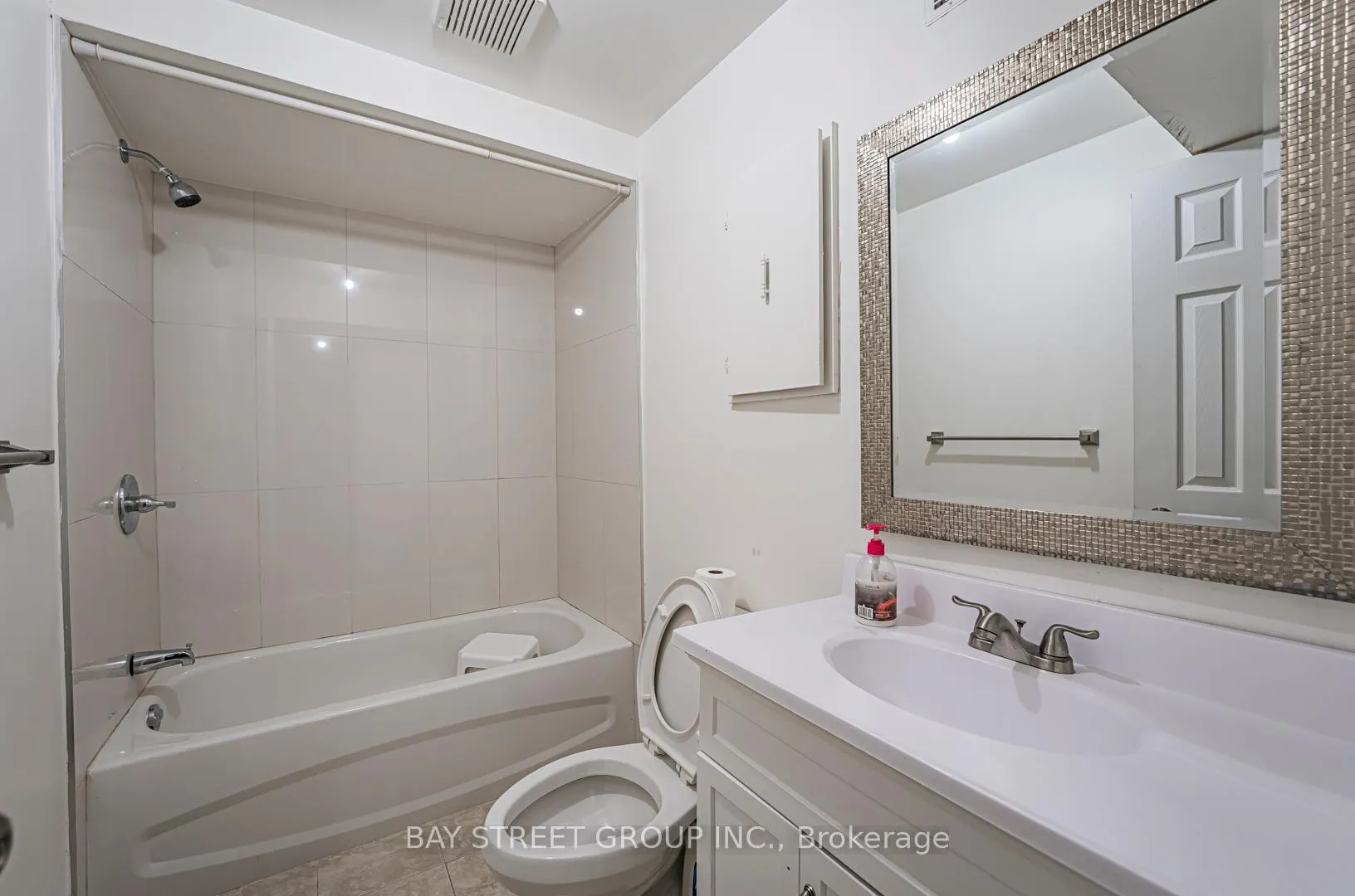 Photo 11 of 29 Ashmore Crescent, Markham, Milliken Mills East — HOMEH
