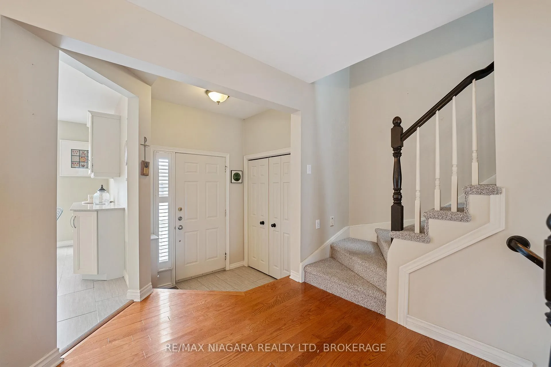 Photo 5 of Unit 41, 15 Lakeside Drive, St. Catharines, Port Weller — HOMEH