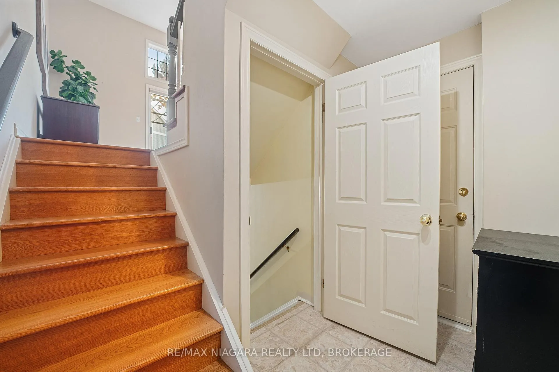Photo 19 of Unit 41, 15 Lakeside Drive, St. Catharines, Port Weller — HOMEH