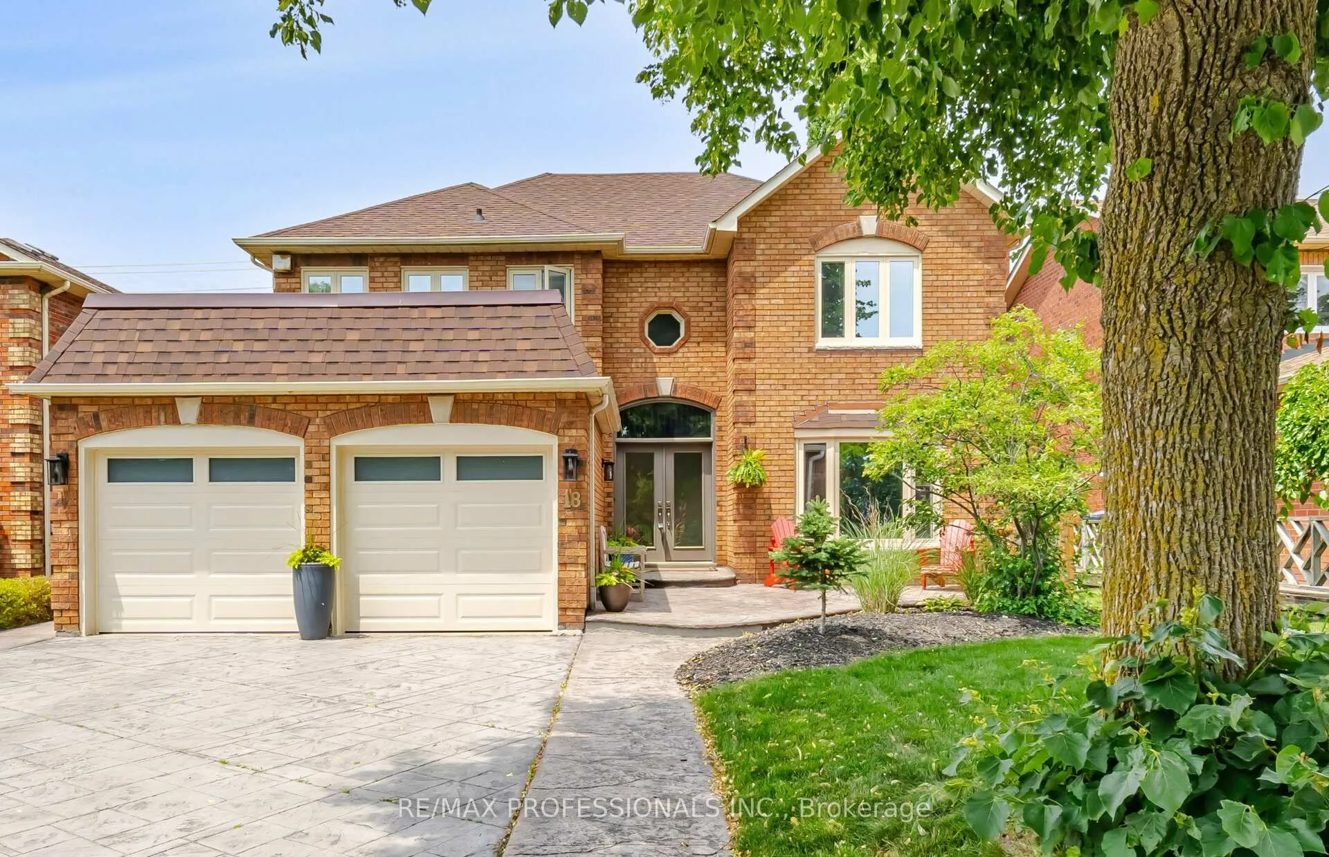 Front of 18 Kingfisher Court