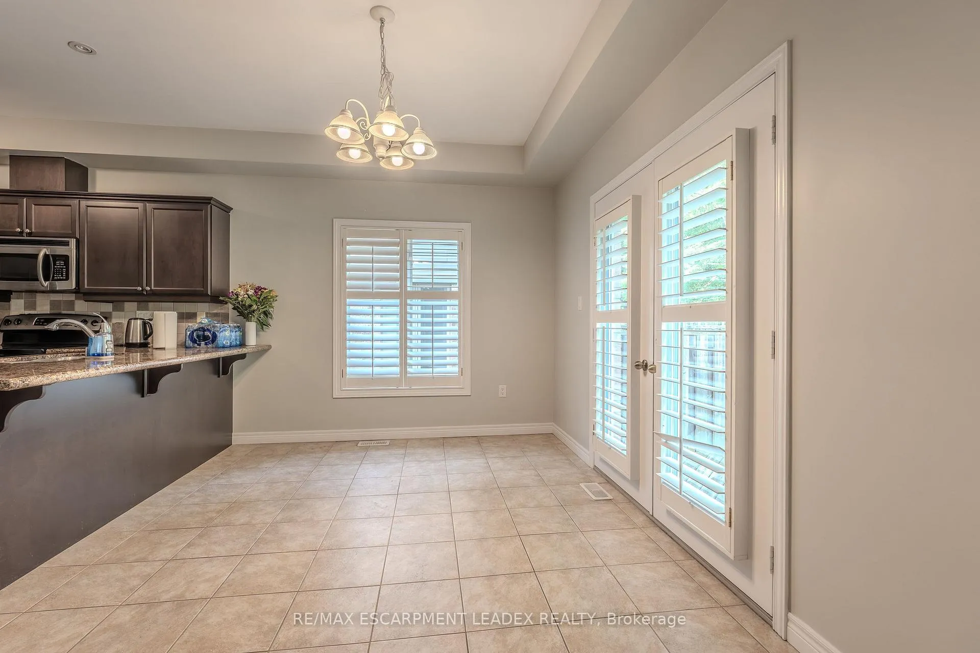 Photo 8 of Unit 8, 441 Stonehenge Drive, Hamilton, Meadowlands — HOMEH