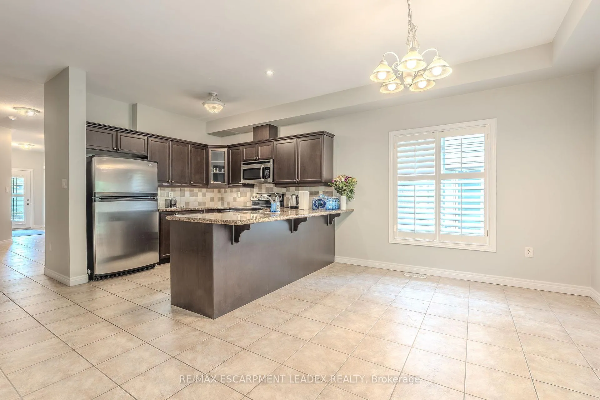 Photo 9 of Unit 8, 441 Stonehenge Drive, Hamilton, Meadowlands — HOMEH