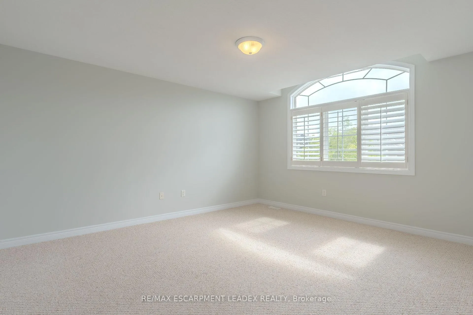 Photo 15 of Unit 8, 441 Stonehenge Drive, Hamilton, Meadowlands — HOMEH