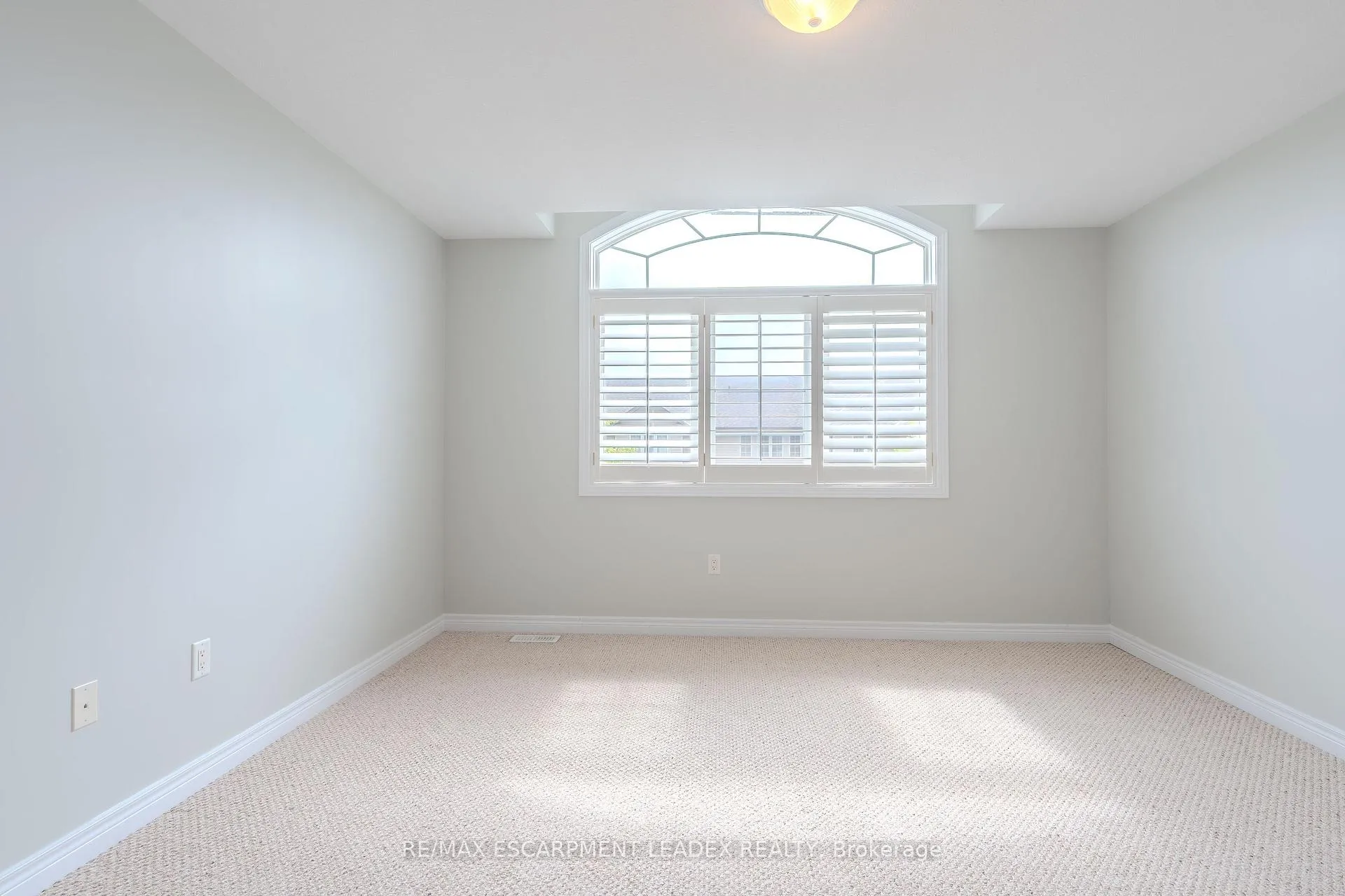Photo 16 of Unit 8, 441 Stonehenge Drive, Hamilton, Meadowlands — HOMEH