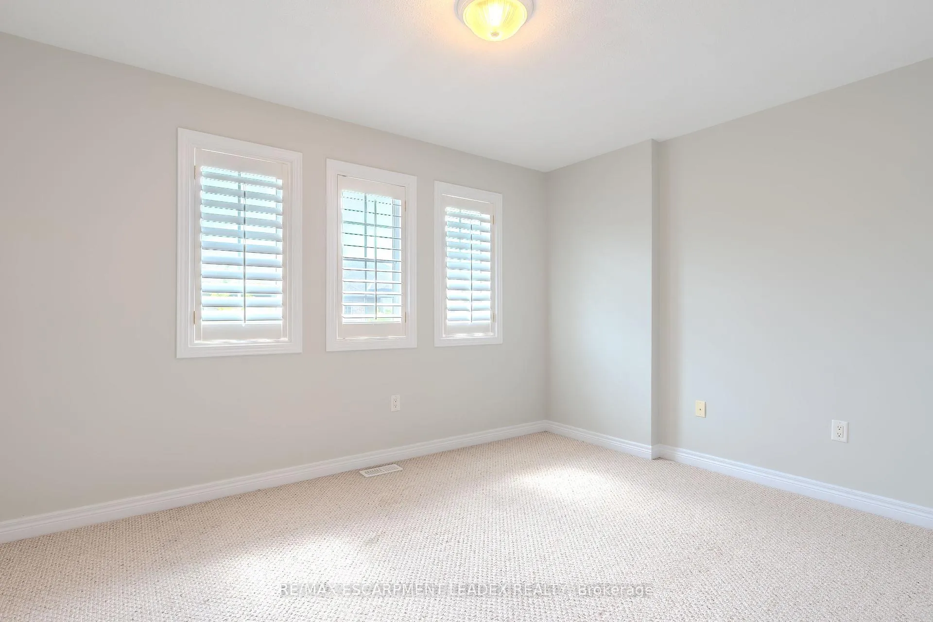 Photo 17 of Unit 8, 441 Stonehenge Drive, Hamilton, Meadowlands — HOMEH