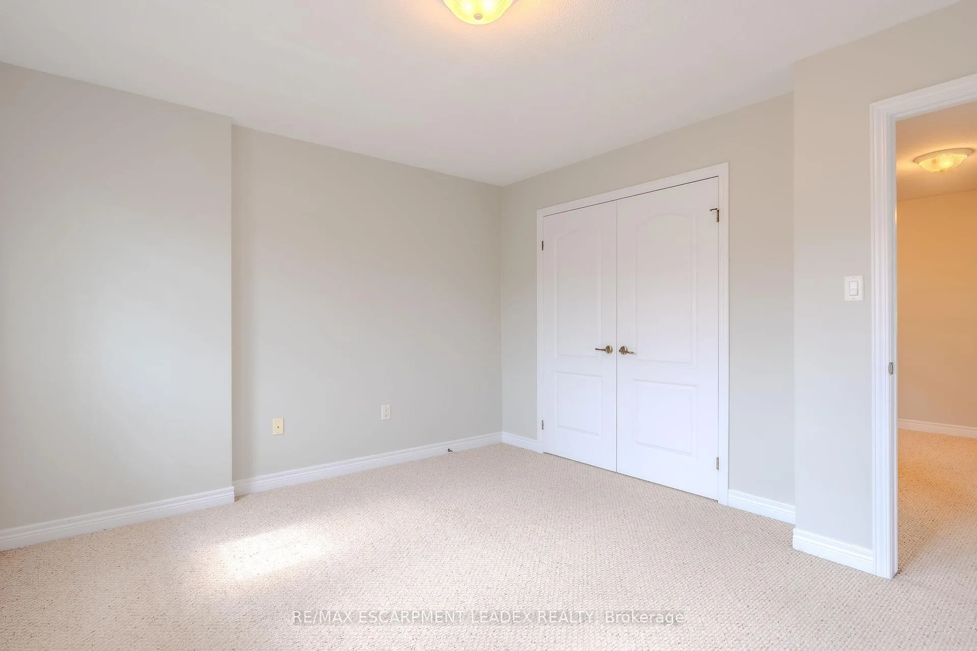 Photo 18 of Unit 8, 441 Stonehenge Drive, Hamilton, Meadowlands — HOMEH