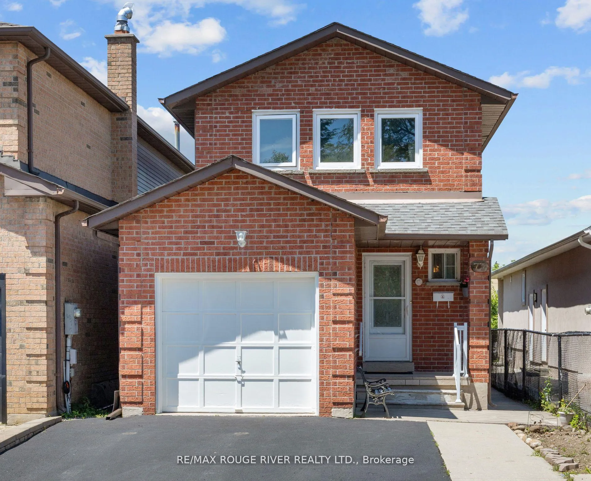 Photo 2 of 72 Coles Avenue, Vaughan, Vaughan Grove — HOMEH