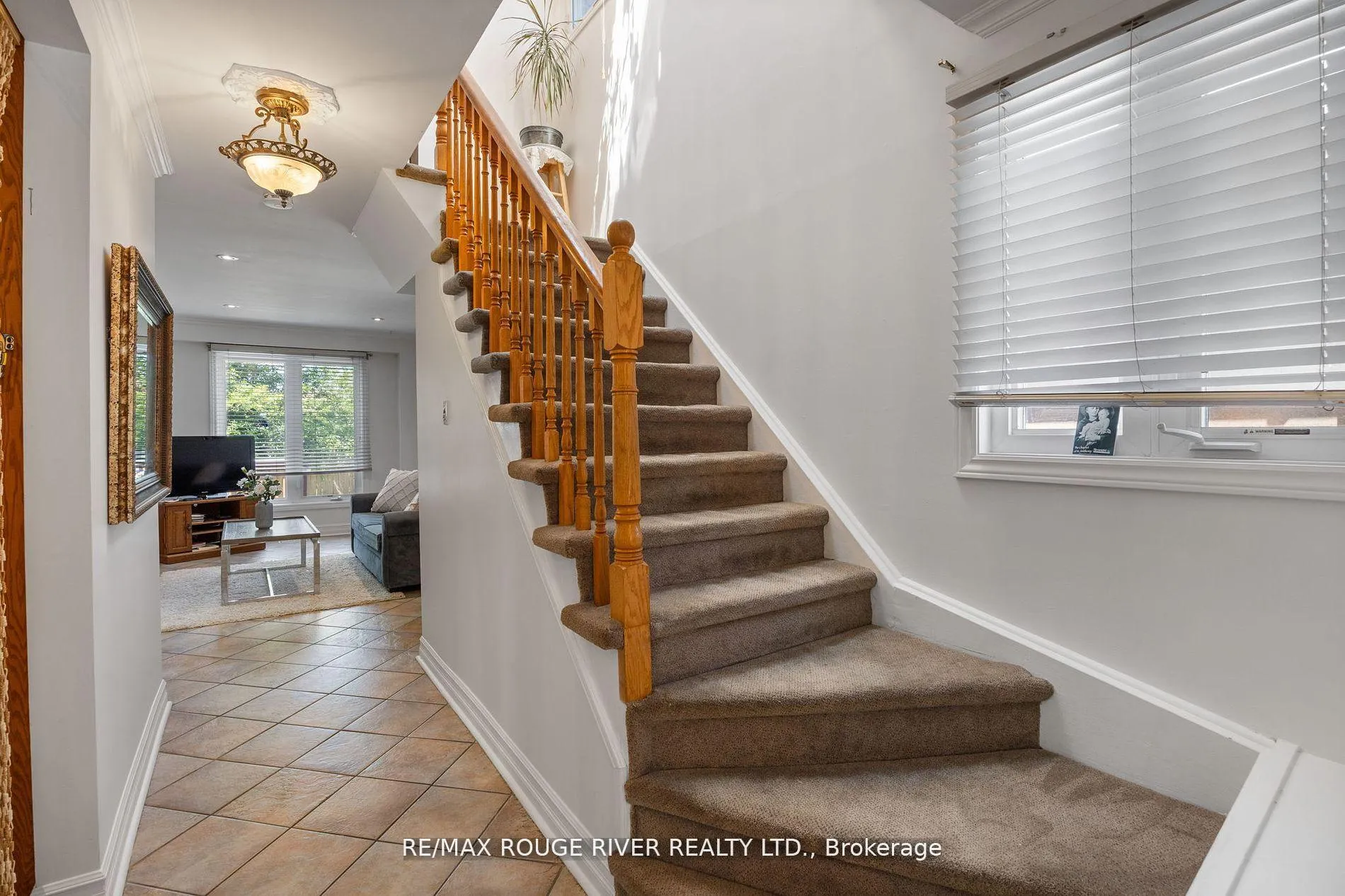 Photo 5 of 72 Coles Avenue, Vaughan, Vaughan Grove — HOMEH