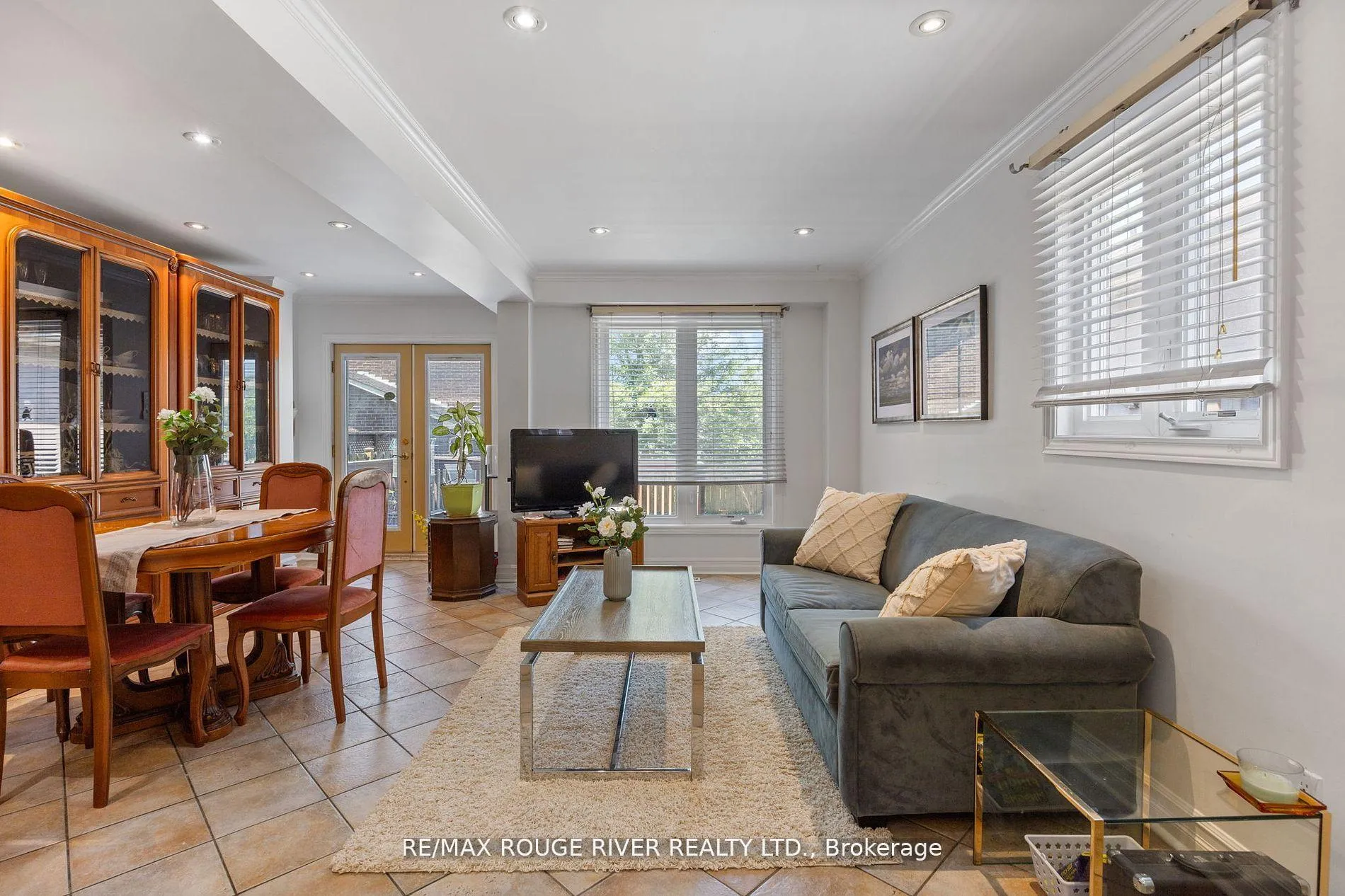 Photo 6 of 72 Coles Avenue, Vaughan, Vaughan Grove — HOMEH