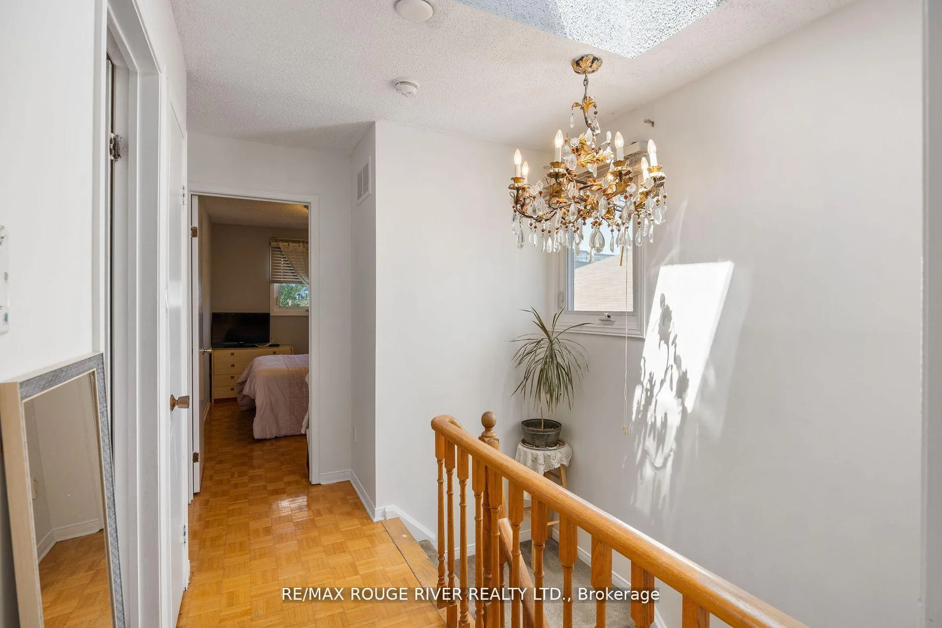 Photo 14 of 72 Coles Avenue, Vaughan, Vaughan Grove — HOMEH