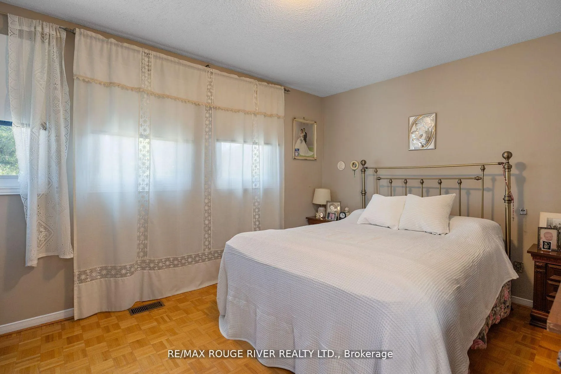 Photo 15 of 72 Coles Avenue, Vaughan, Vaughan Grove — HOMEH