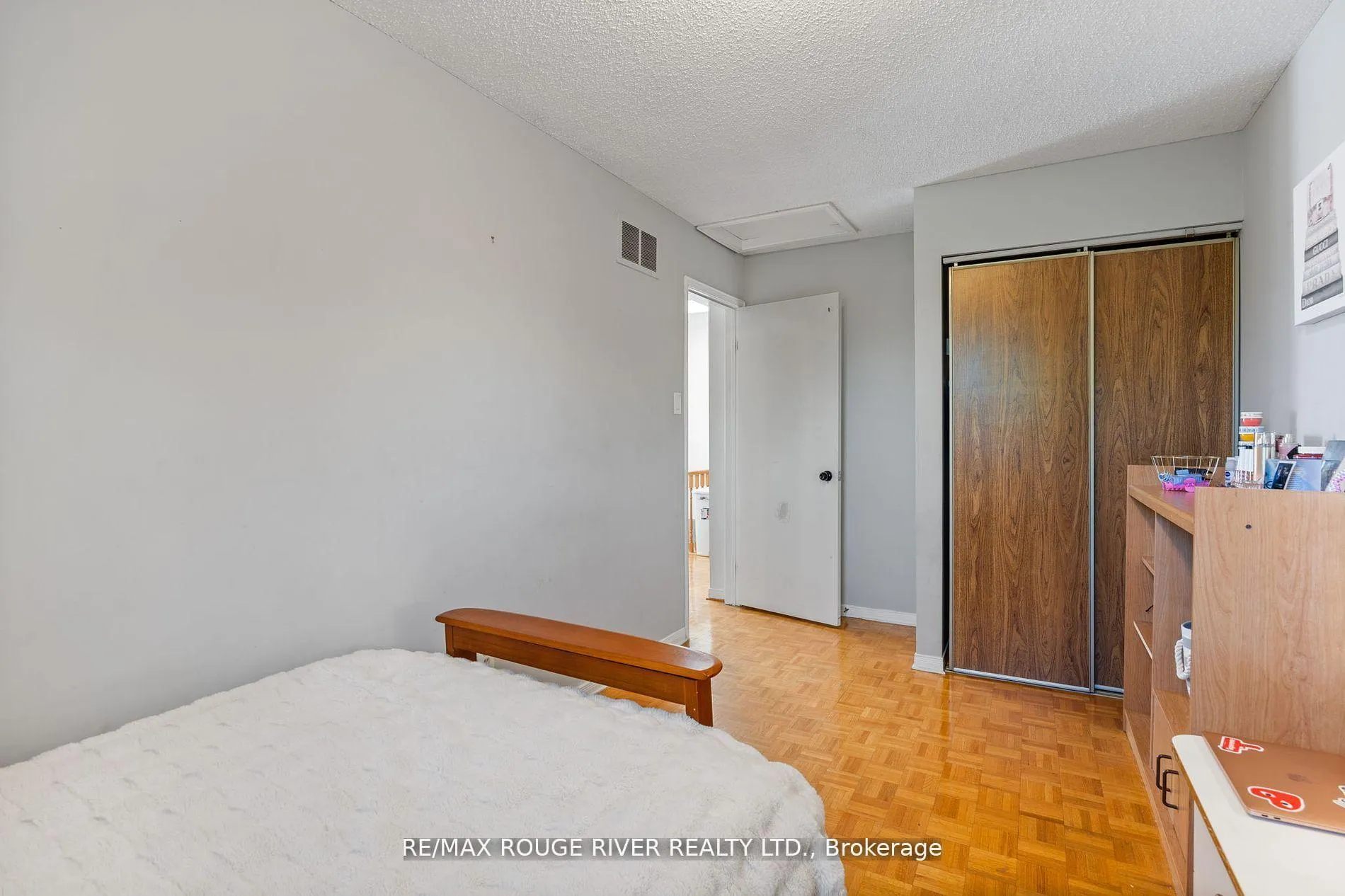 Photo 19 of 72 Coles Avenue, Vaughan, Vaughan Grove — HOMEH