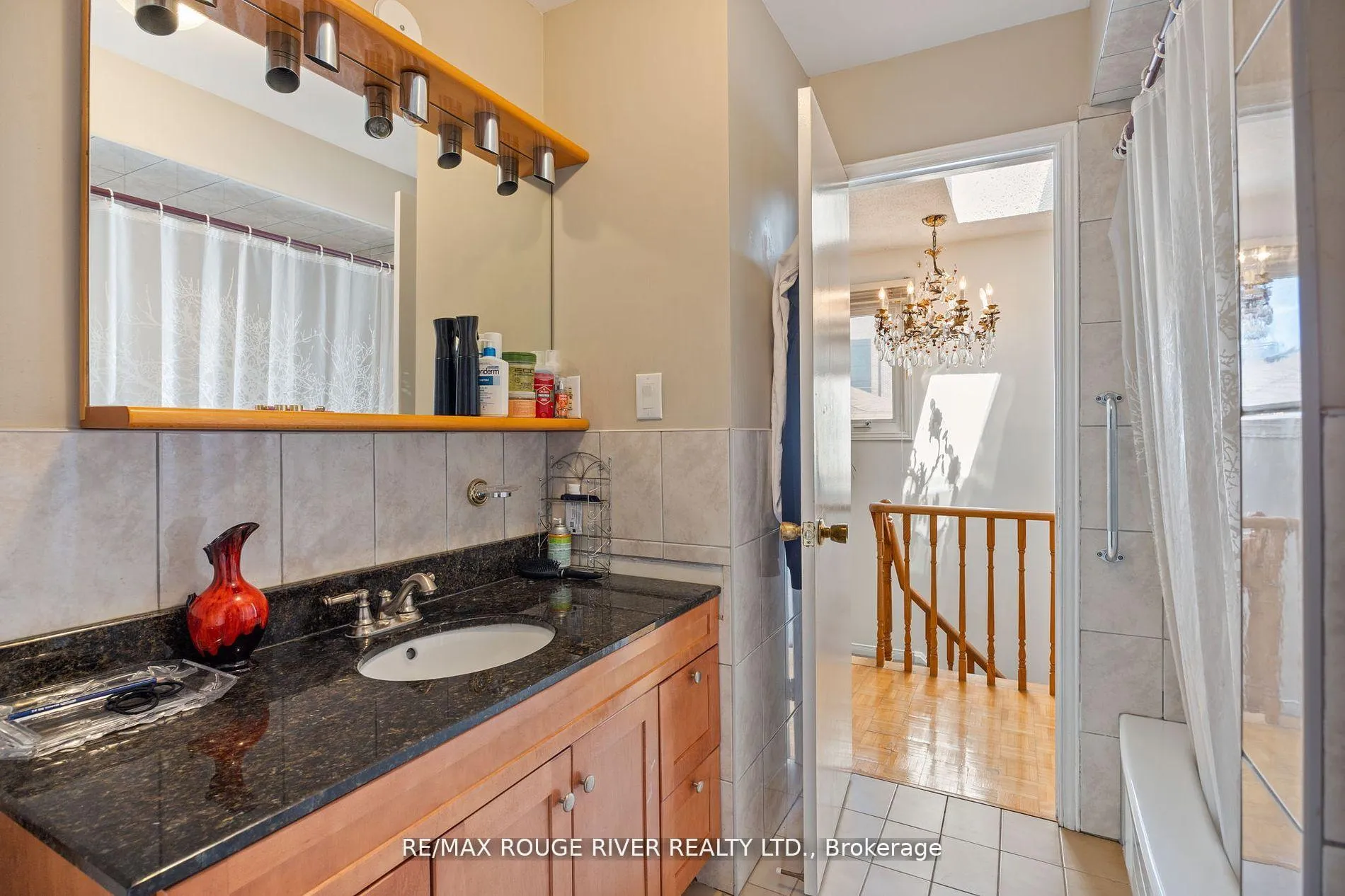 Photo 20 of 72 Coles Avenue, Vaughan, Vaughan Grove — HOMEH