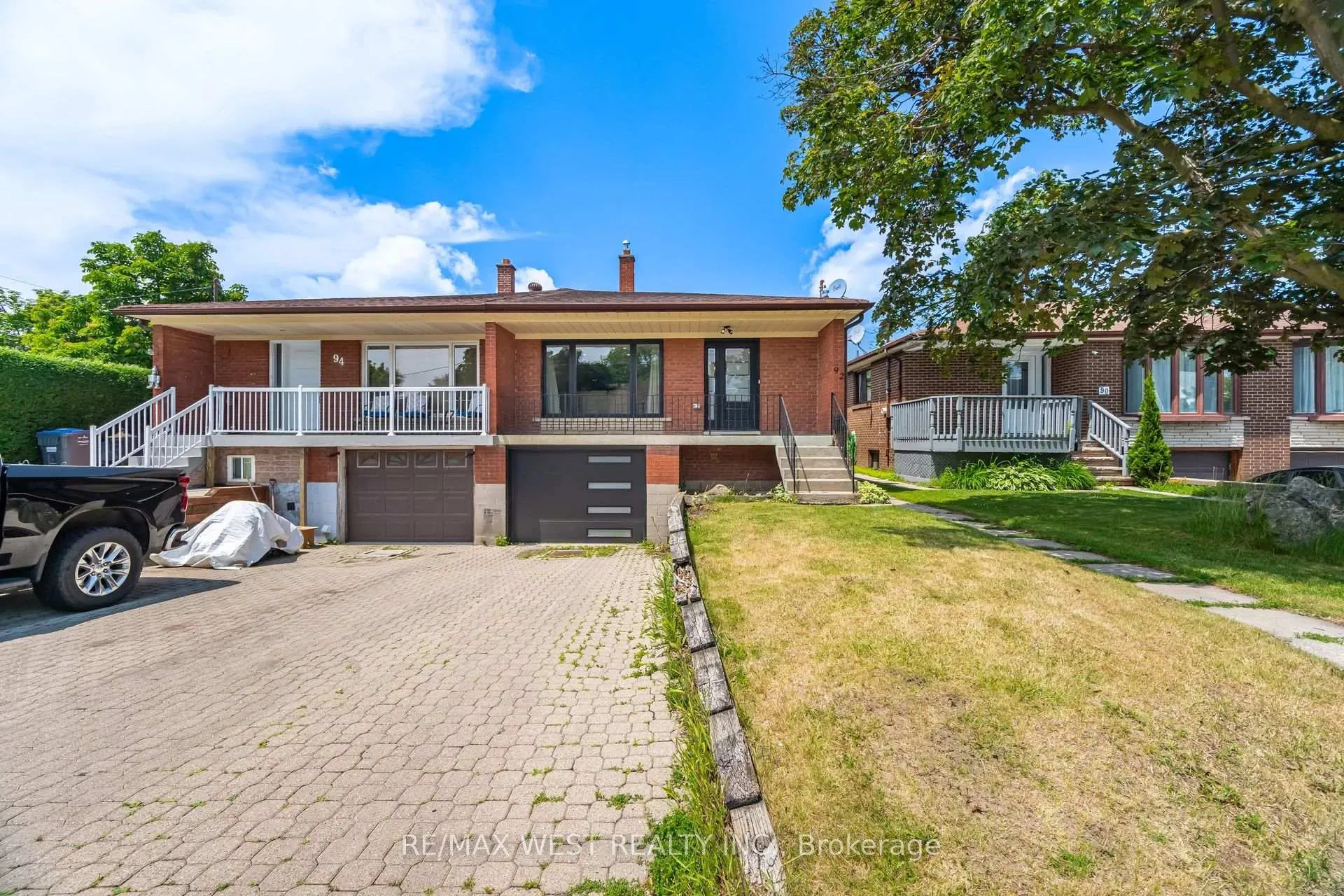 Photo 2 of 92 Archibald Street, Brampton, Brampton West — HOMEH