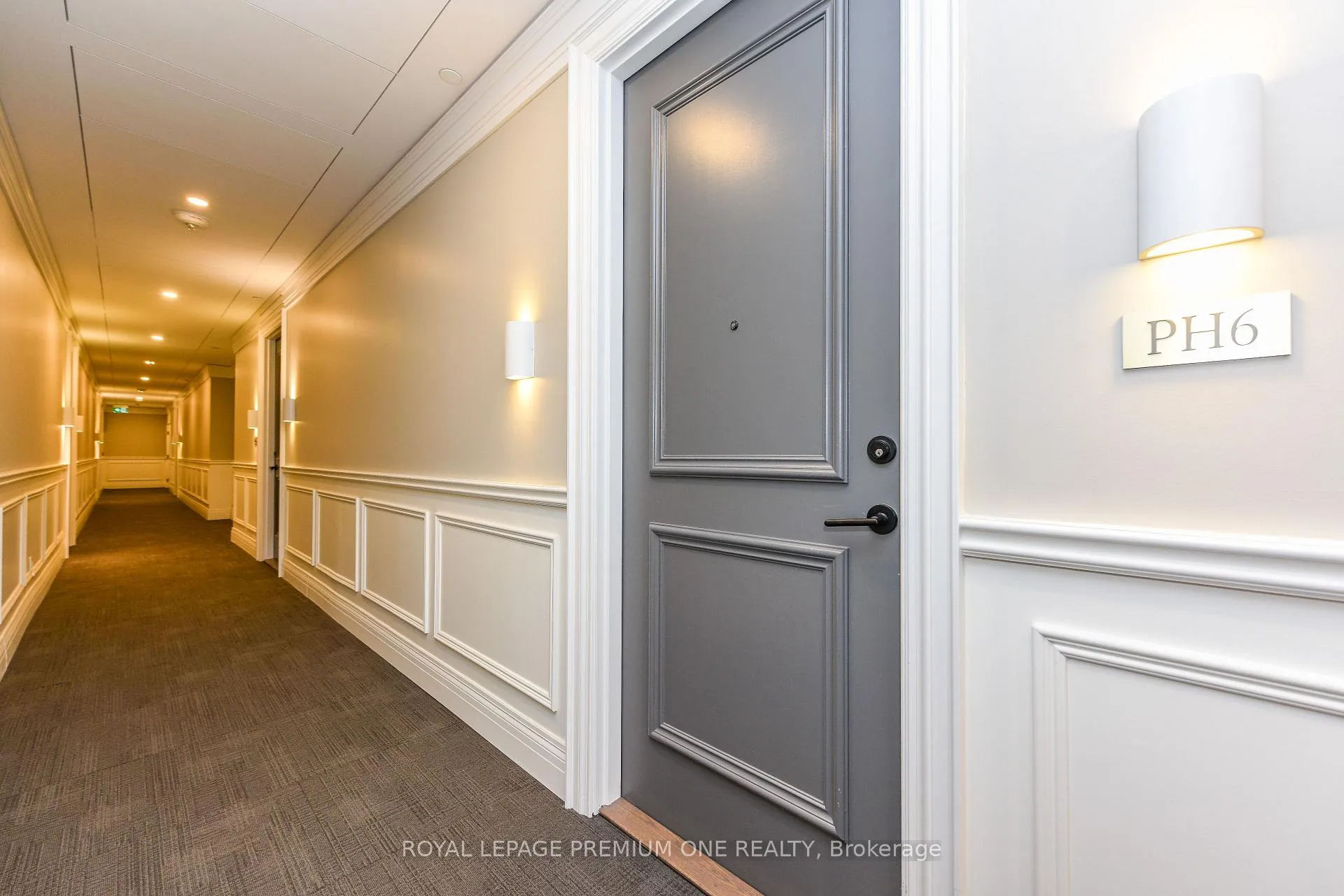 Photo 15 of Unit PH06, 571 Prince Edward Drive, Etobicoke, Kingsway South — HOMEH