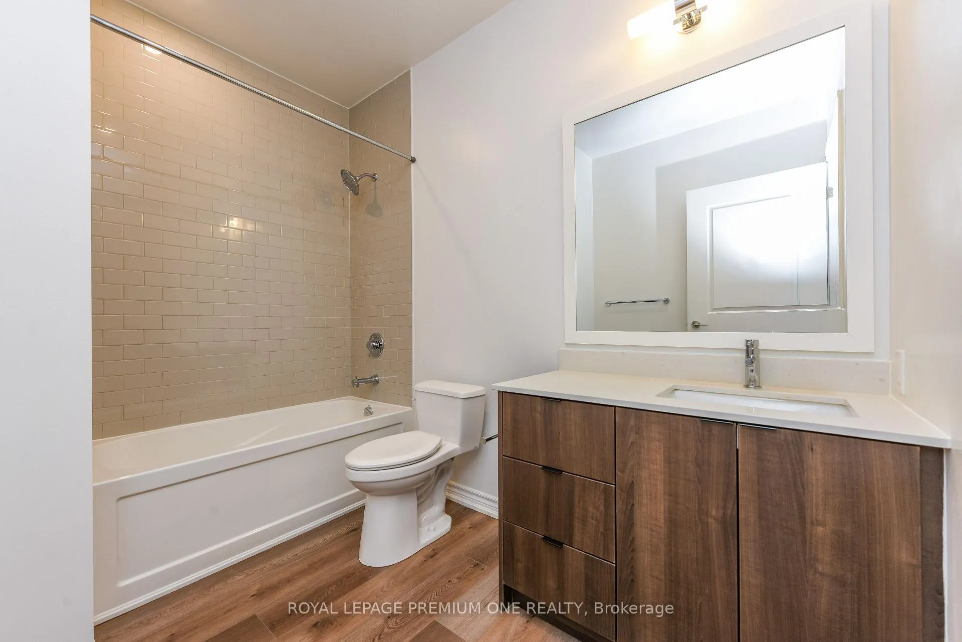 Photo 20 of Unit PH06, 571 Prince Edward Drive, Etobicoke, Kingsway South — HOMEH