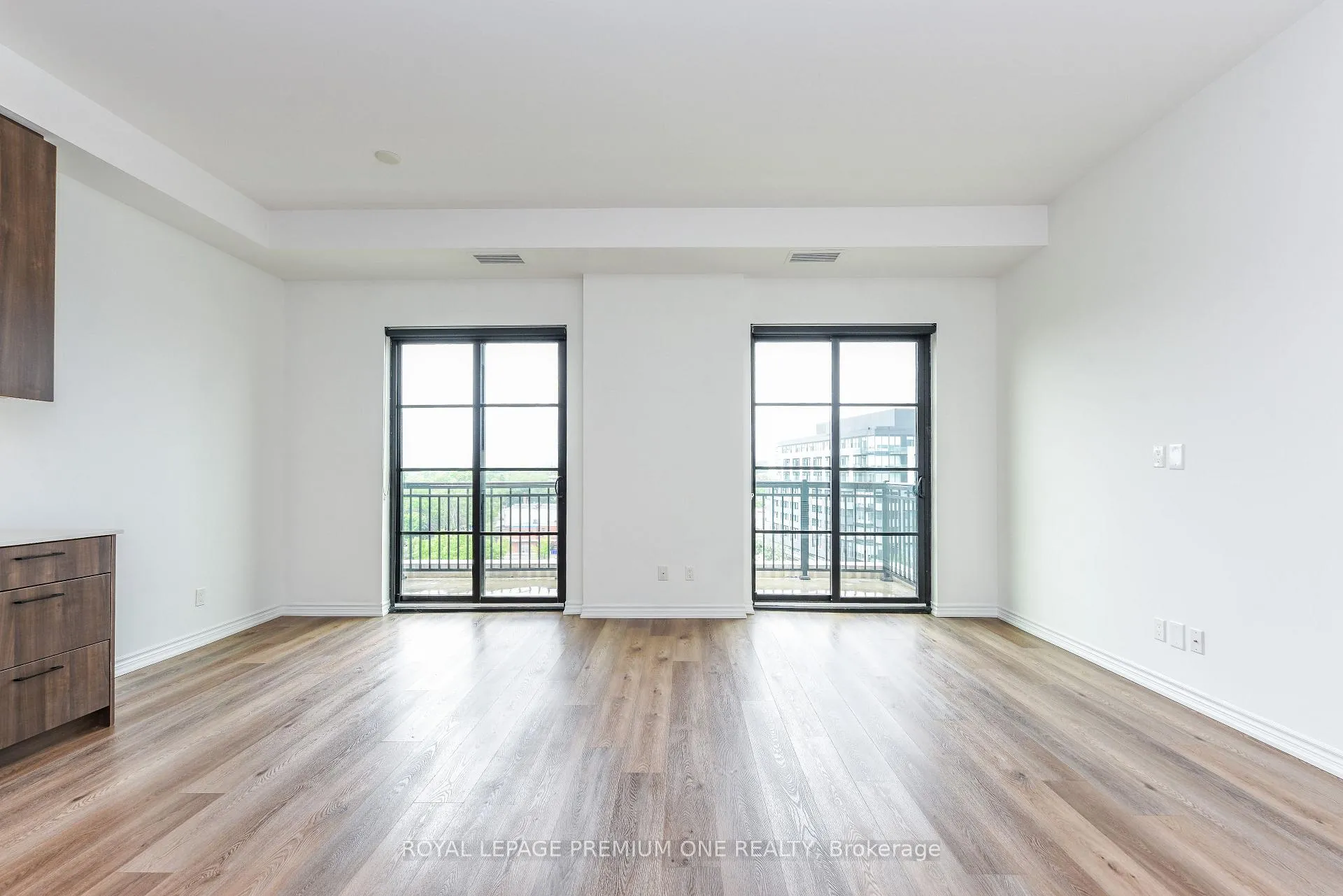 Photo 24 of Unit PH06, 571 Prince Edward Drive, Etobicoke, Kingsway South — HOMEH