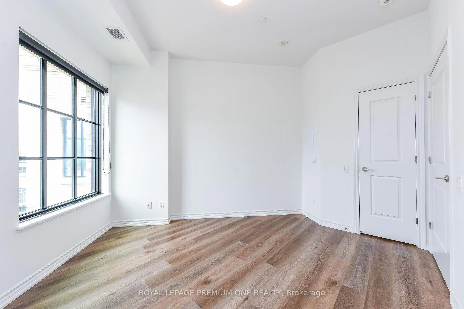 Photo 25 of Unit PH06, 571 Prince Edward Drive, Etobicoke, Kingsway South — HOMEH