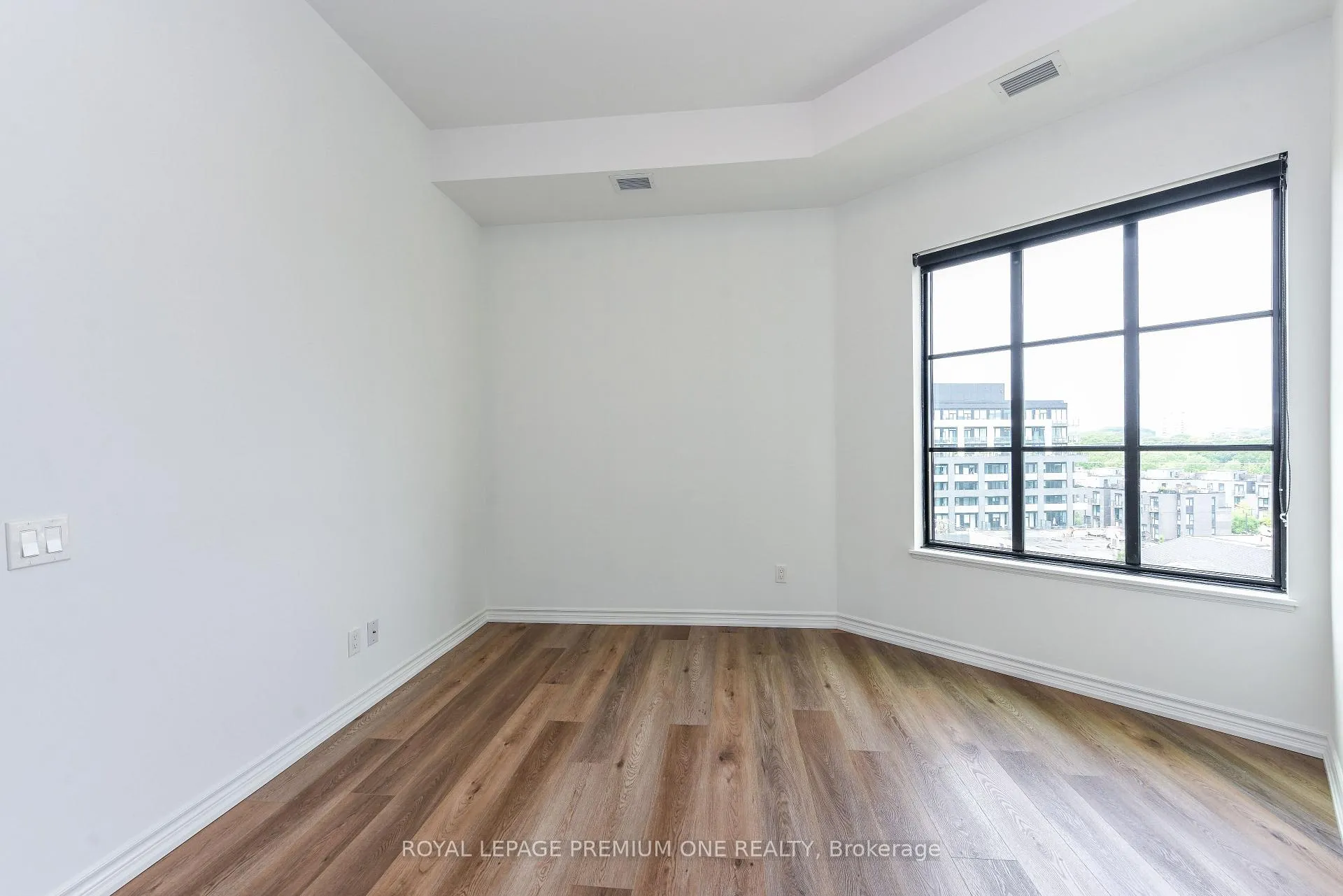 Photo 27 of Unit PH06, 571 Prince Edward Drive, Etobicoke, Kingsway South — HOMEH