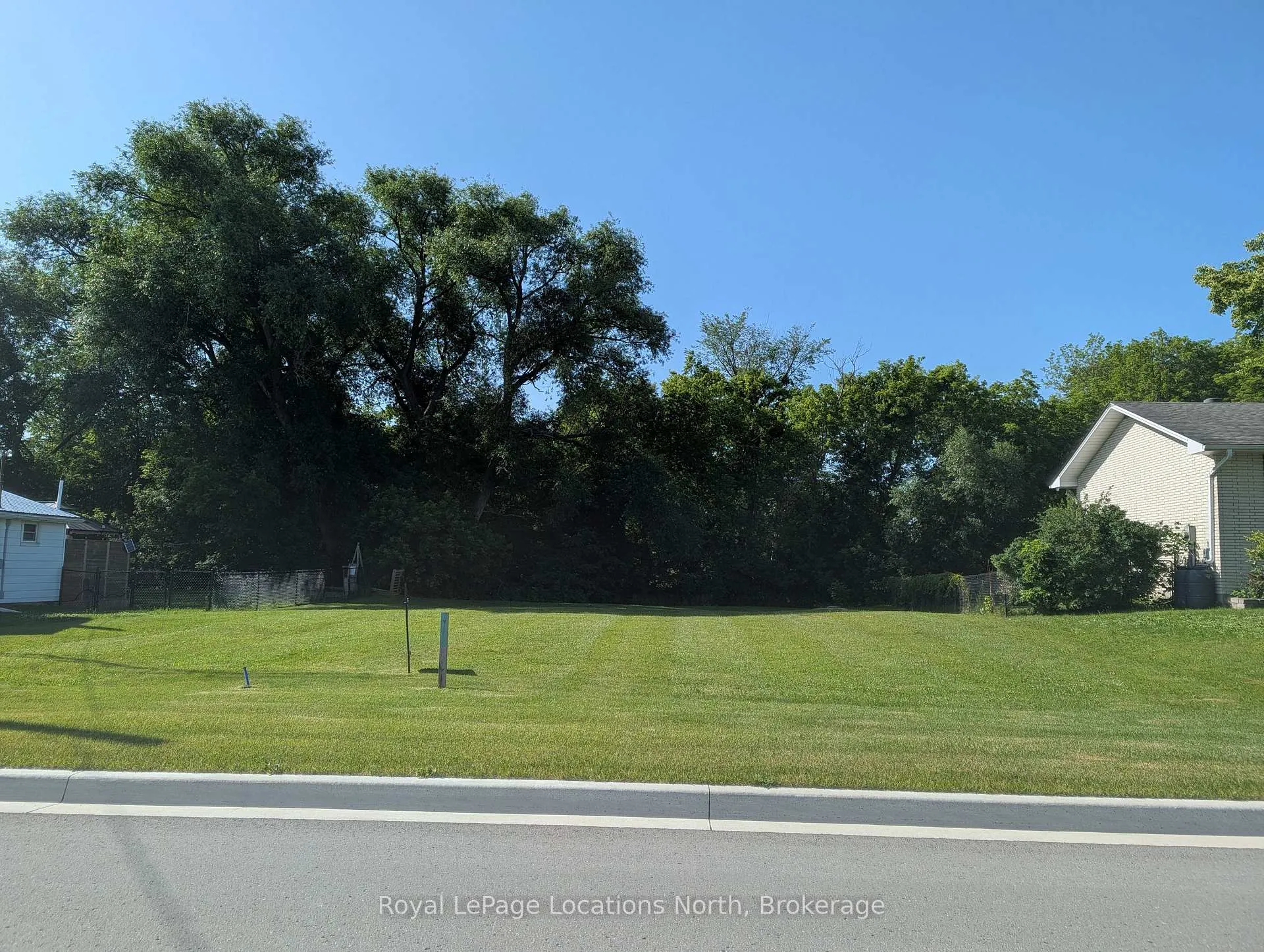 Photo 2 of 323 sunnidale Street, Clearview, Stayner — HOMEH
