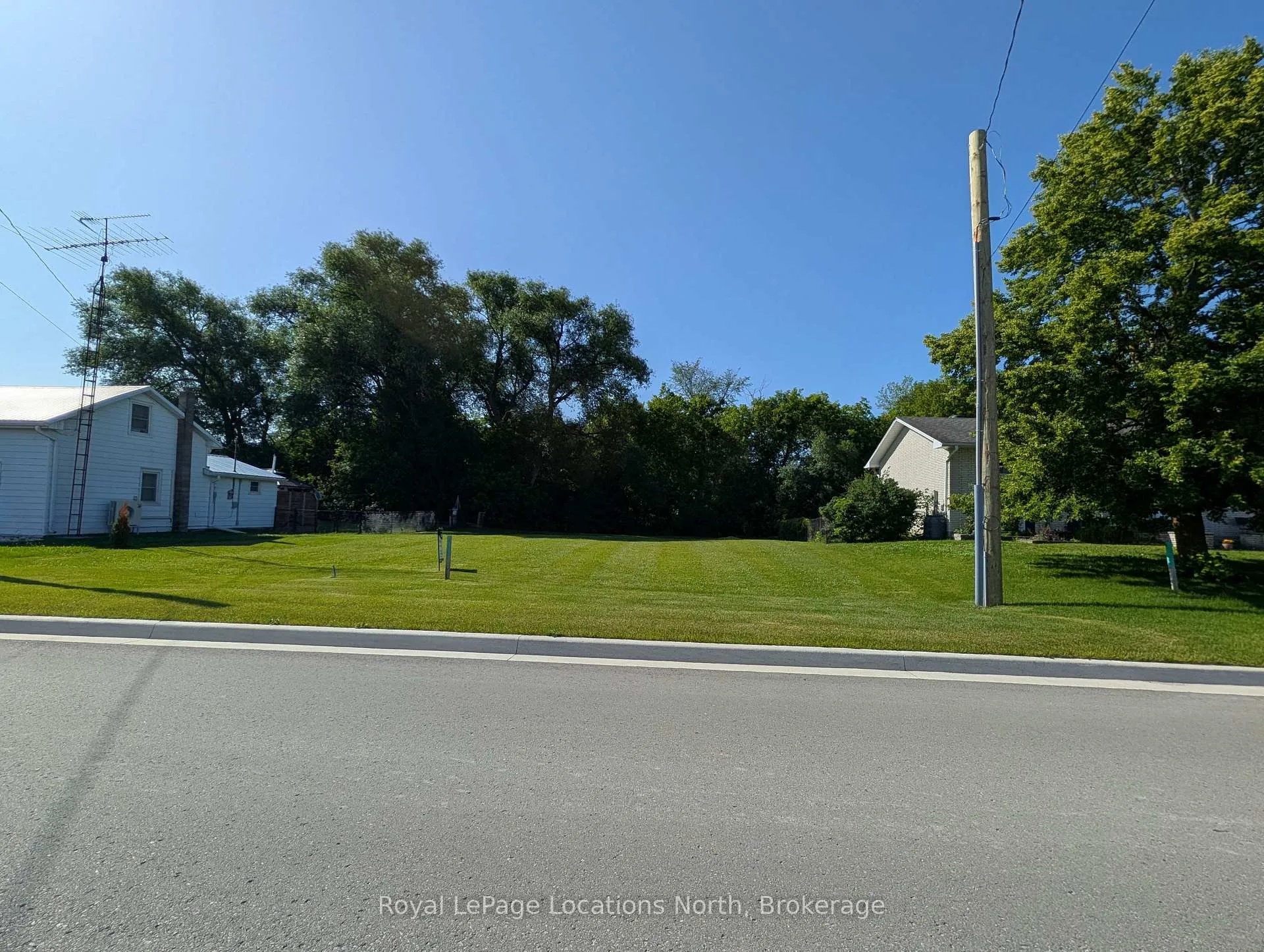 Photo 4 of 323 sunnidale Street, Clearview, Stayner — HOMEH