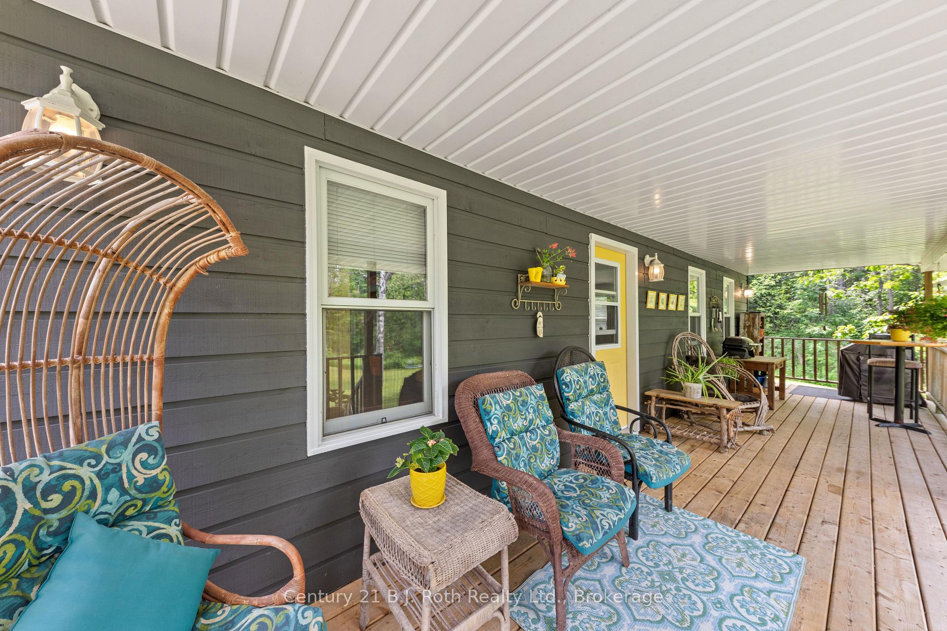 Photo 6 of 3147 Dalton Court, Tay, Rural Tay — HOMEH