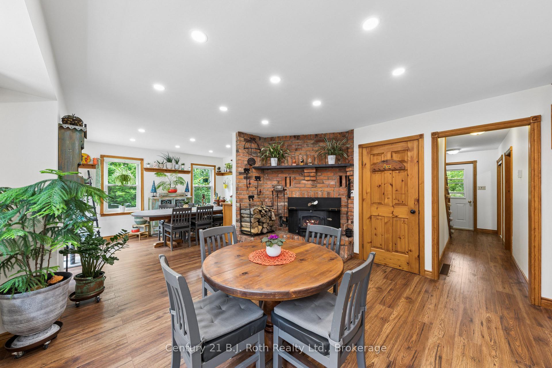Photo 12 of 3147 Dalton Court, Tay, Rural Tay — HOMEH