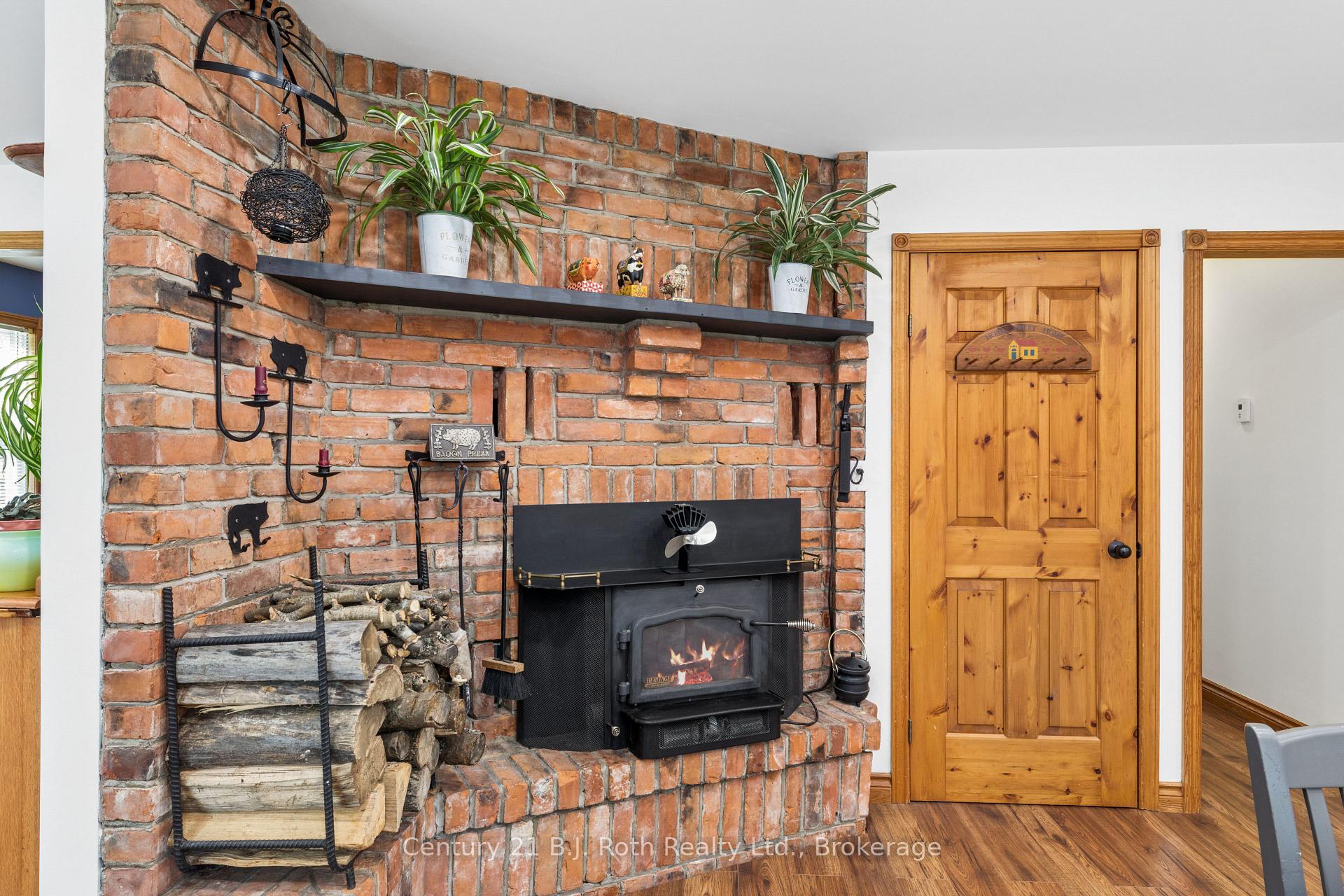 Photo 13 of 3147 Dalton Court, Tay, Rural Tay — HOMEH