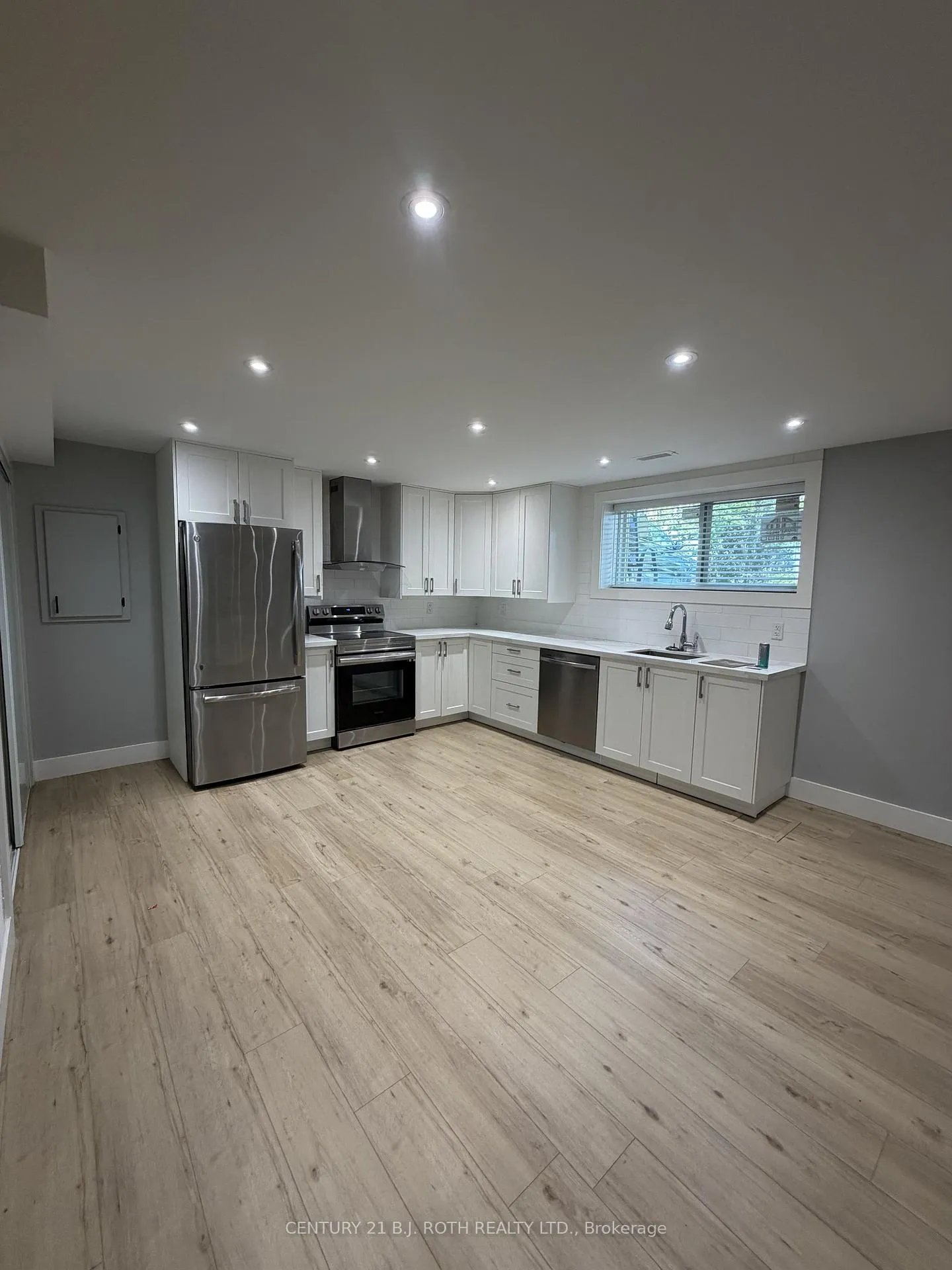 Photo 2 of 56 Olive Crescent, Orillia — HOMEH