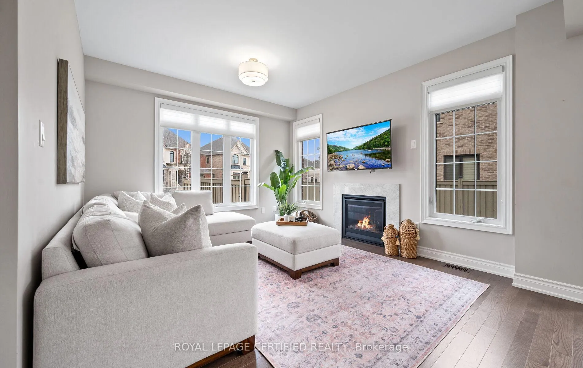 Photo 9 of 1285 Raspberry Terrace, Milton, Ford — HOMEH