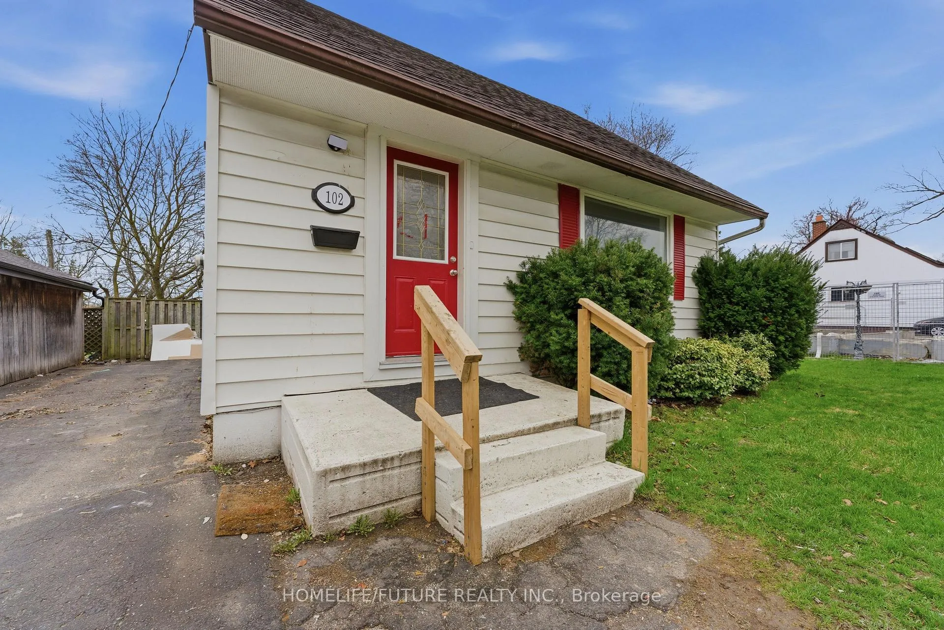 Photo 2 of 102 Kings Crescent, Ajax, South East — HOMEH