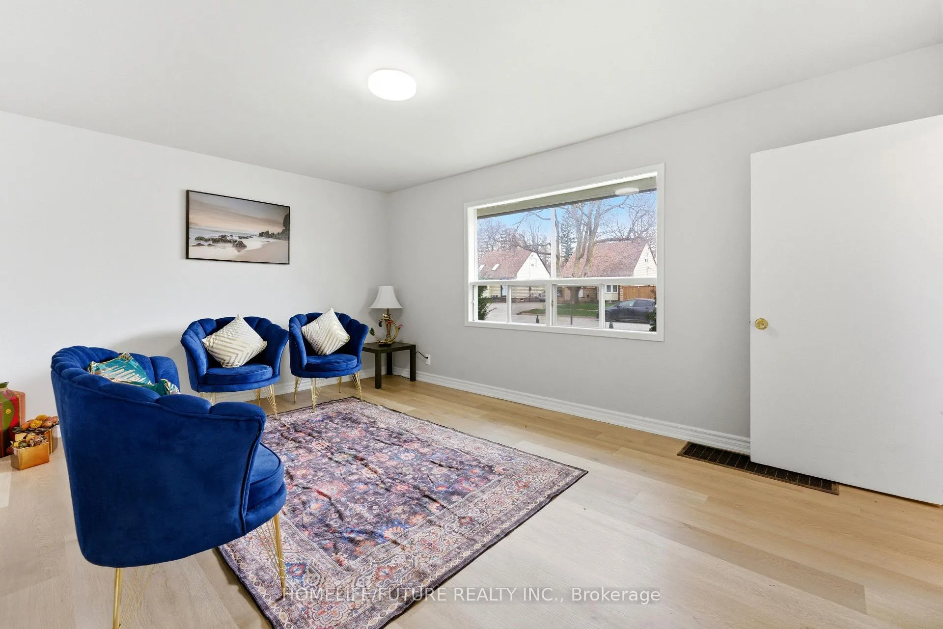 Photo 3 of 102 Kings Crescent, Ajax, South East — HOMEH