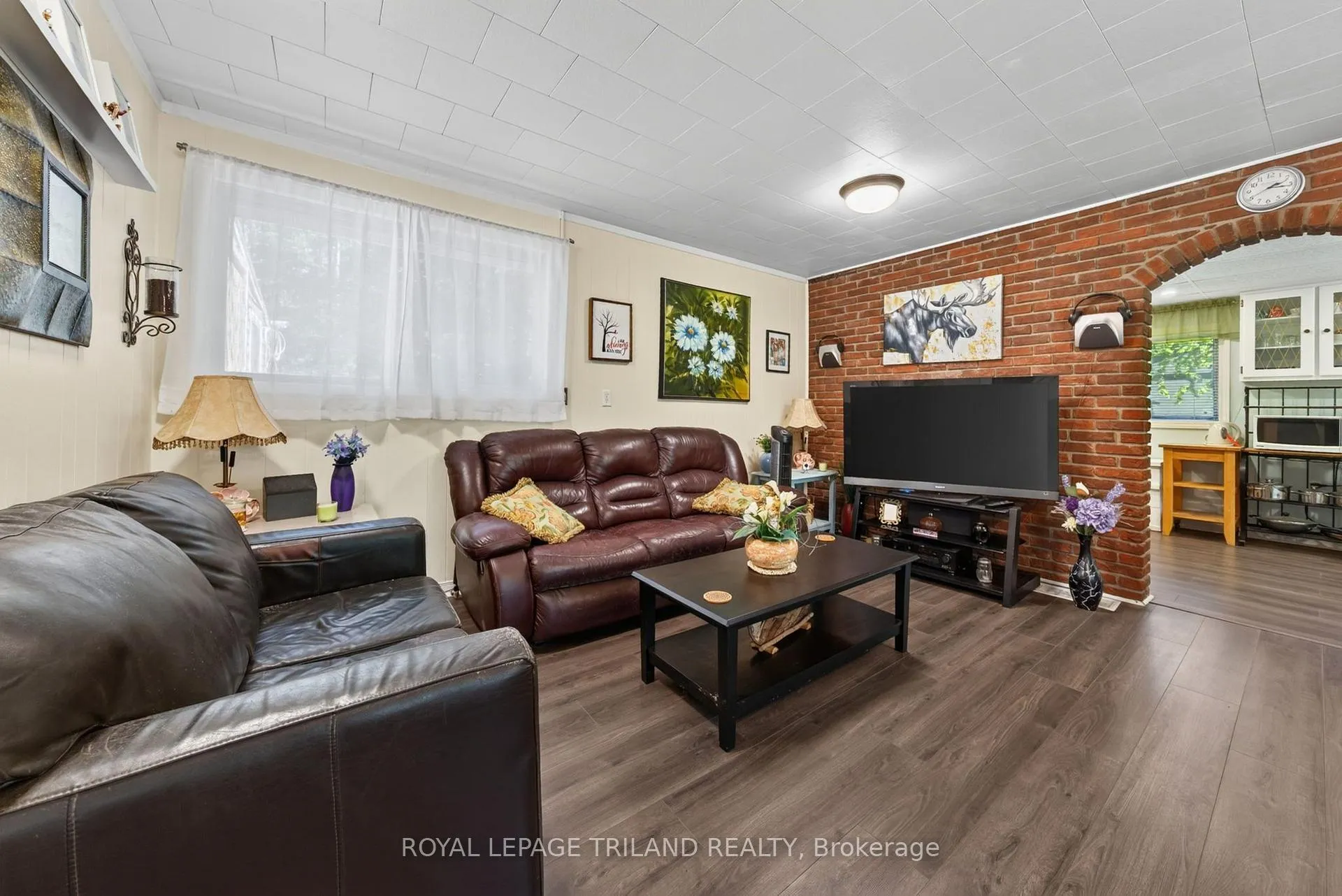 Photo 7 of 6302 Huron Drive, Lambton Shores, Kettle Point — HOMEH