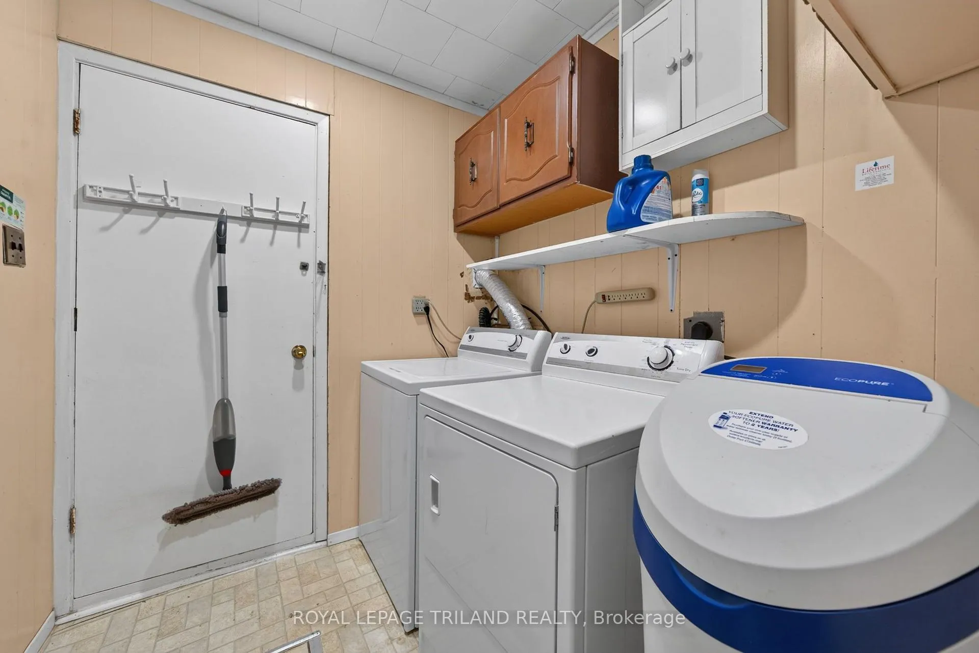 Photo 18 of 6302 Huron Drive, Lambton Shores, Kettle Point — HOMEH