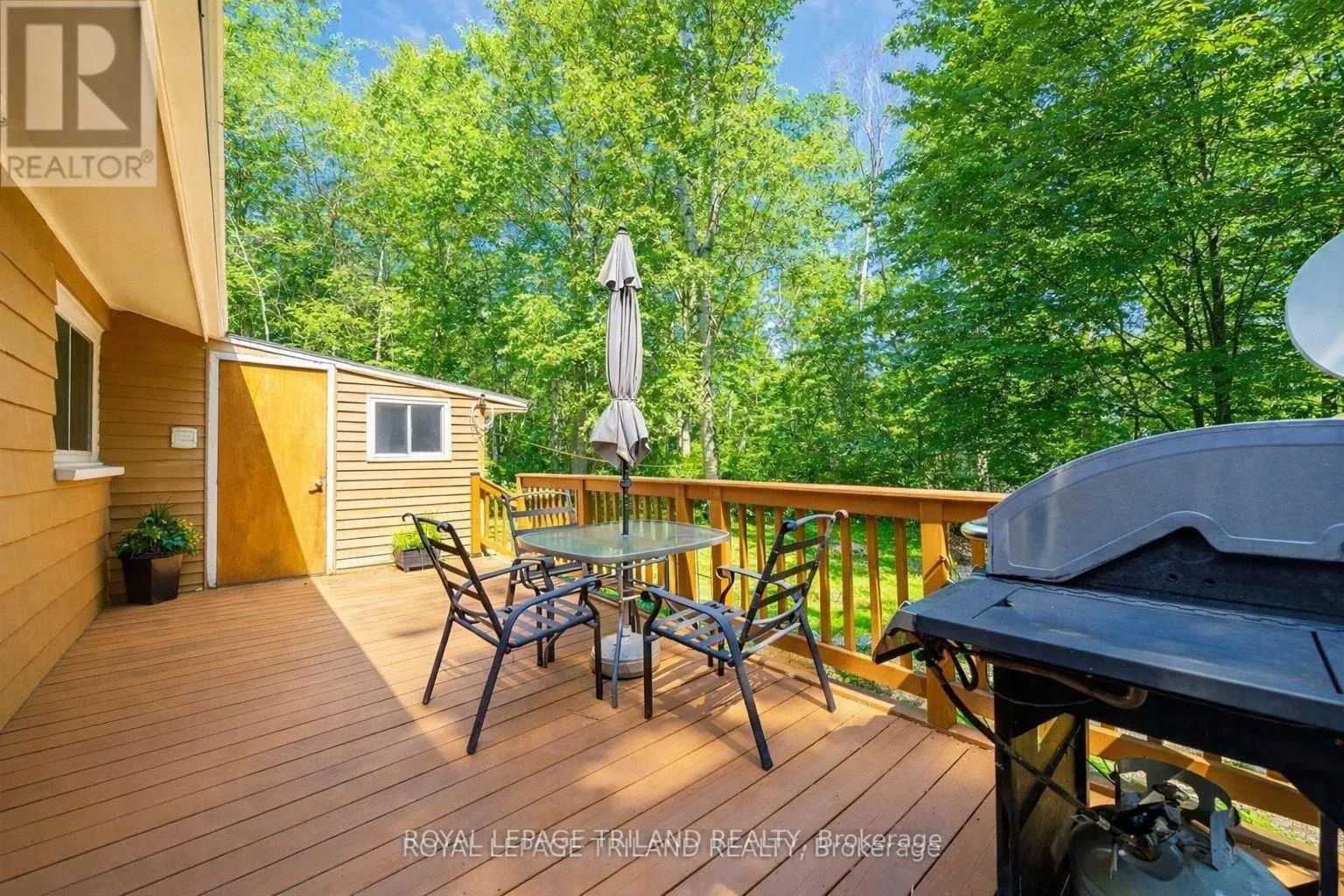 Photo 24 of 6302 Huron Drive, Lambton Shores, Kettle Point — HOMEH