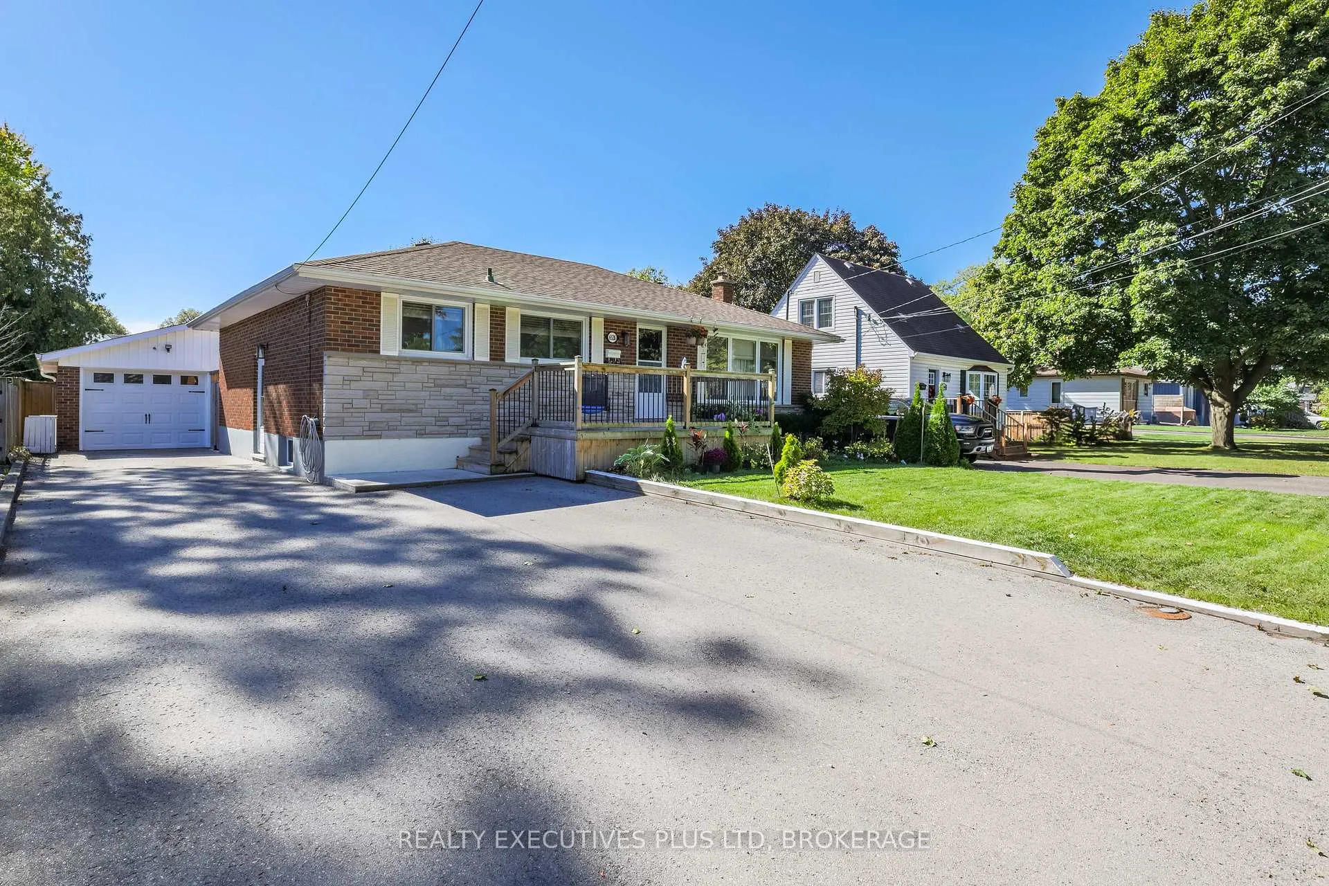 Front of 6528 Stamford Green Drive