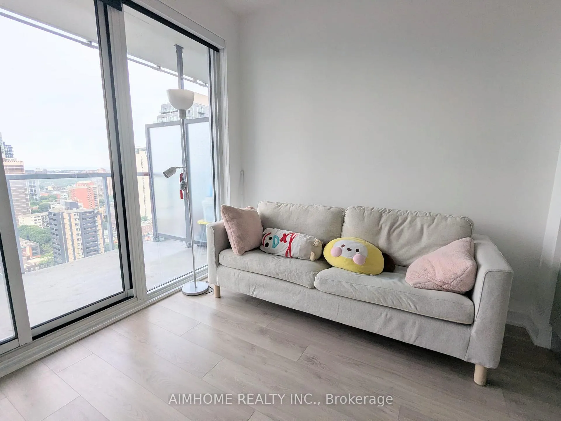 Photo 4 of Unit 2703, 3 Gloucester Street, Toronto, Church-Yonge Corridor — HOMEH