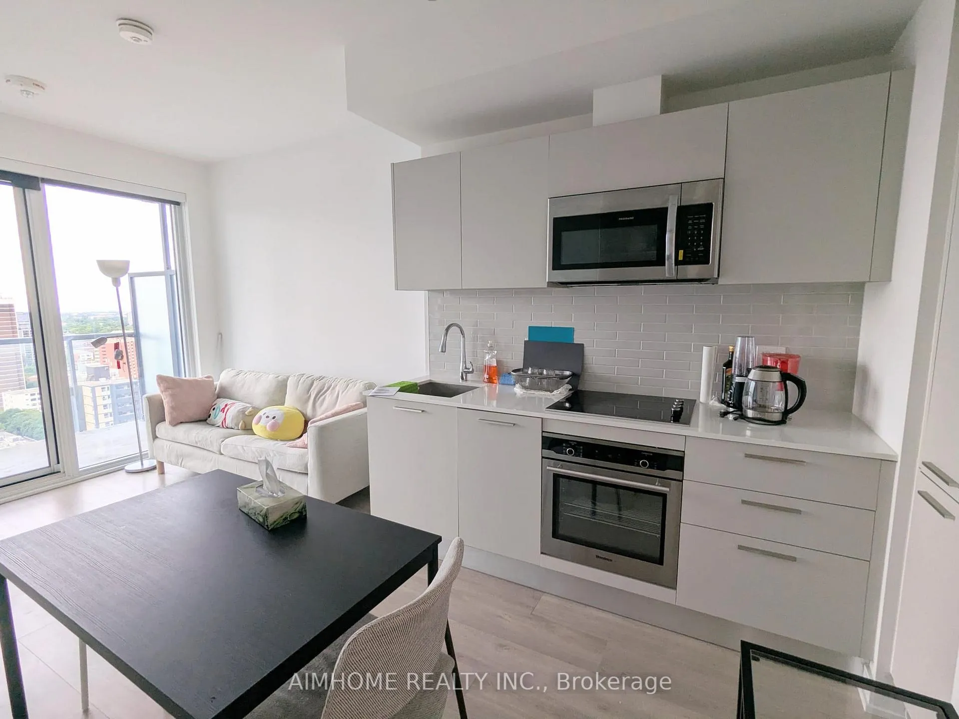 Photo 5 of Unit 2703, 3 Gloucester Street, Toronto, Church-Yonge Corridor — HOMEH