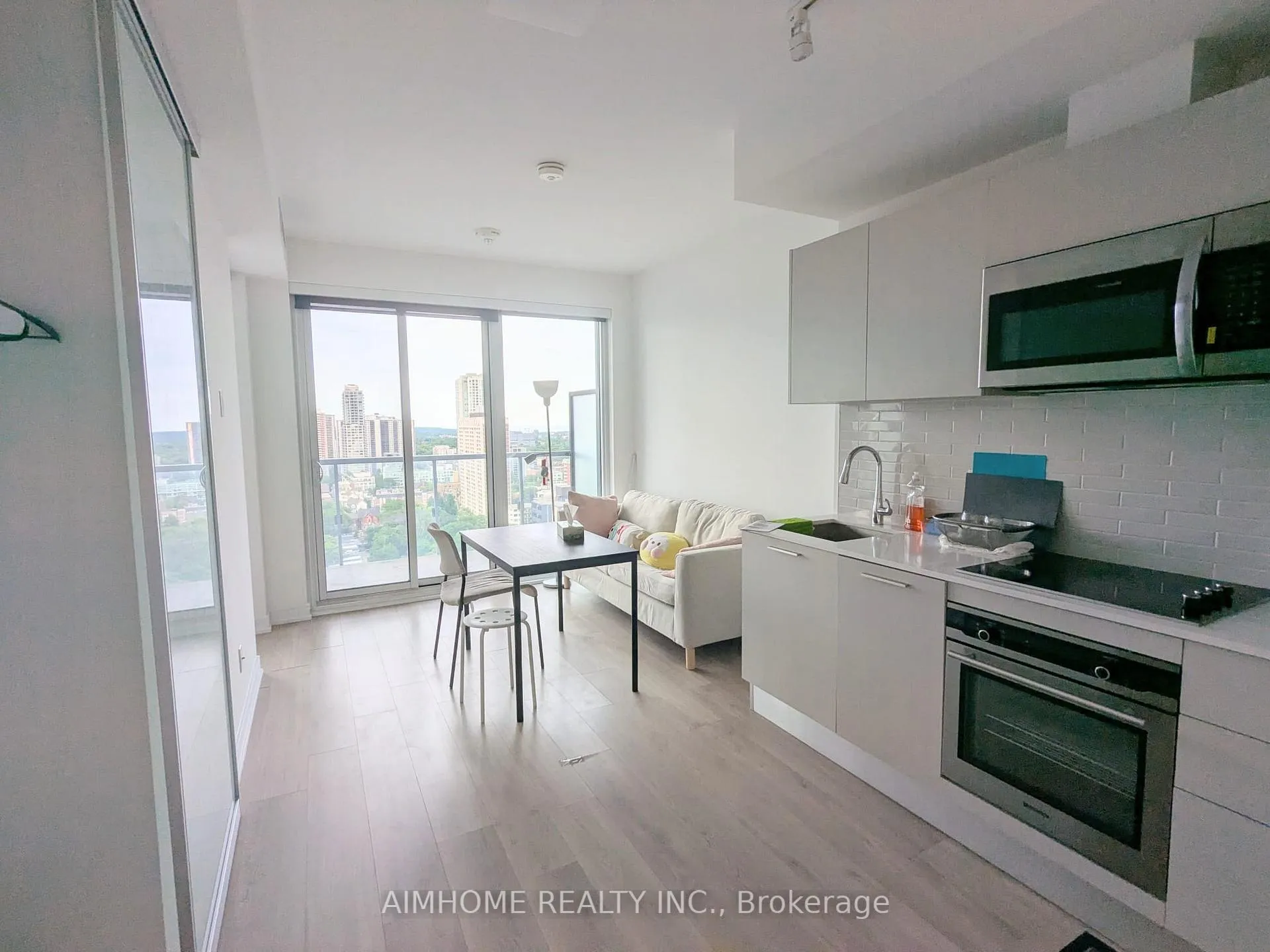 Photo 6 of Unit 2703, 3 Gloucester Street, Toronto, Church-Yonge Corridor — HOMEH