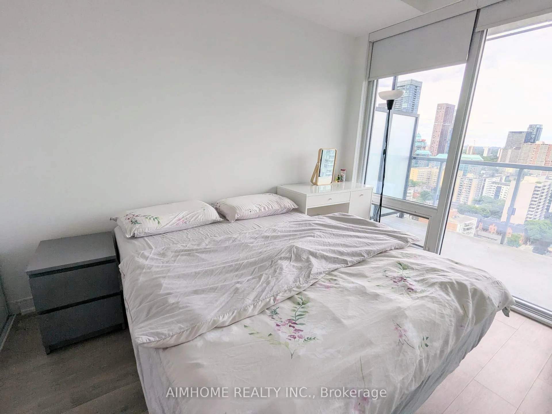Photo 8 of Unit 2703, 3 Gloucester Street, Toronto, Church-Yonge Corridor — HOMEH