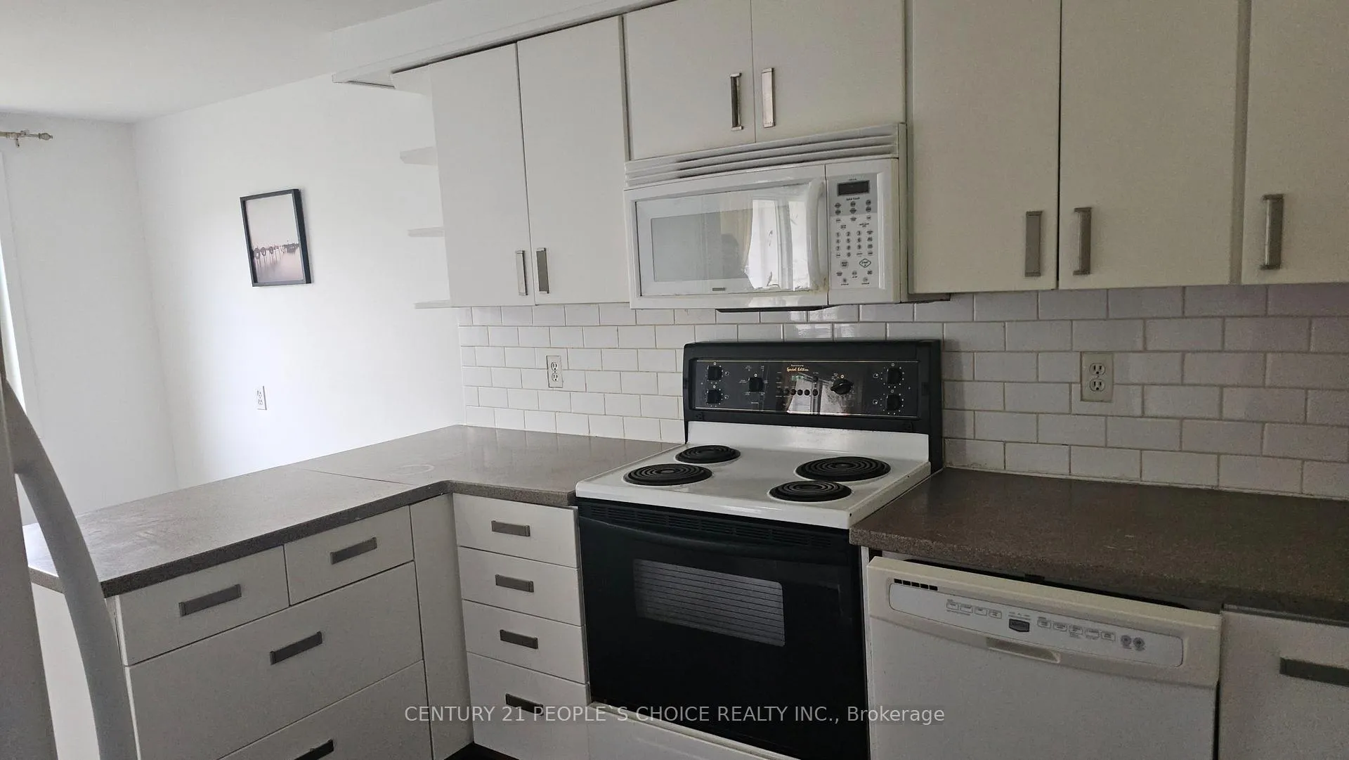 Photo 5 of 58 Belwood Crescent, Kitchener, Vanier - Kitchener — HOMEH