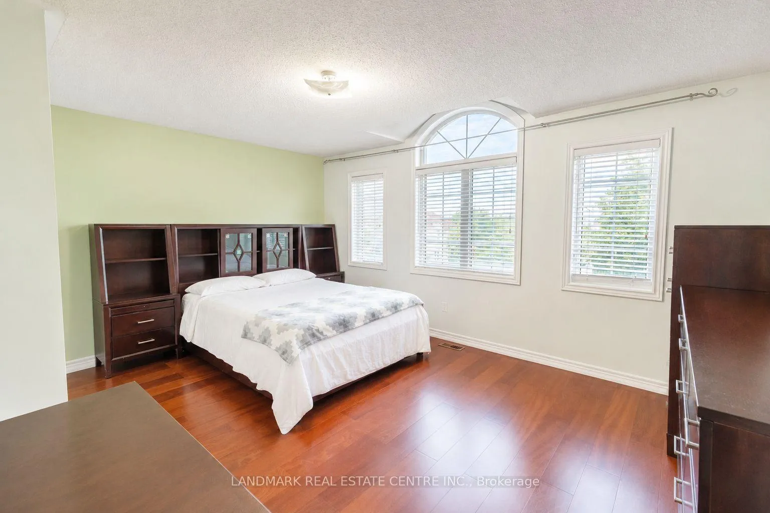 Photo 10 of 12 Highvalley Circle, Brampton, Bram East — HOMEH