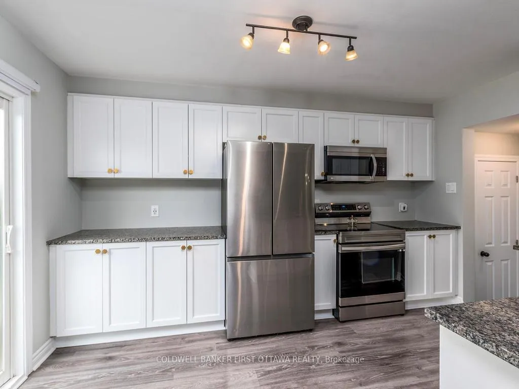 Photo 12 of 228 Par-La-Ville Circle, Ottawa, Stittsville (North) — HOMEH