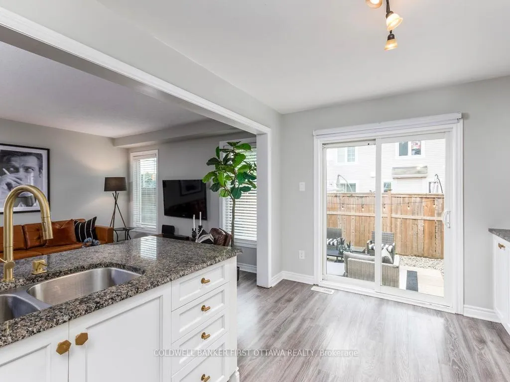 Photo 15 of 228 Par-La-Ville Circle, Ottawa, Stittsville (North) — HOMEH
