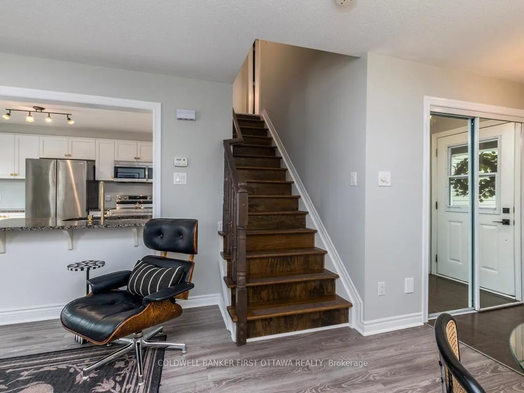 Photo 17 of 228 Par-La-Ville Circle, Ottawa, Stittsville (North) — HOMEH