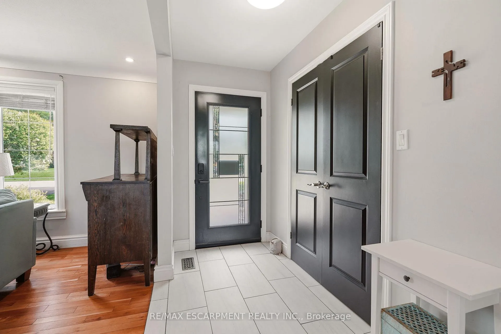 Photo 6 of 18 Fireside Drive, Hamilton, Freelton — HOMEH