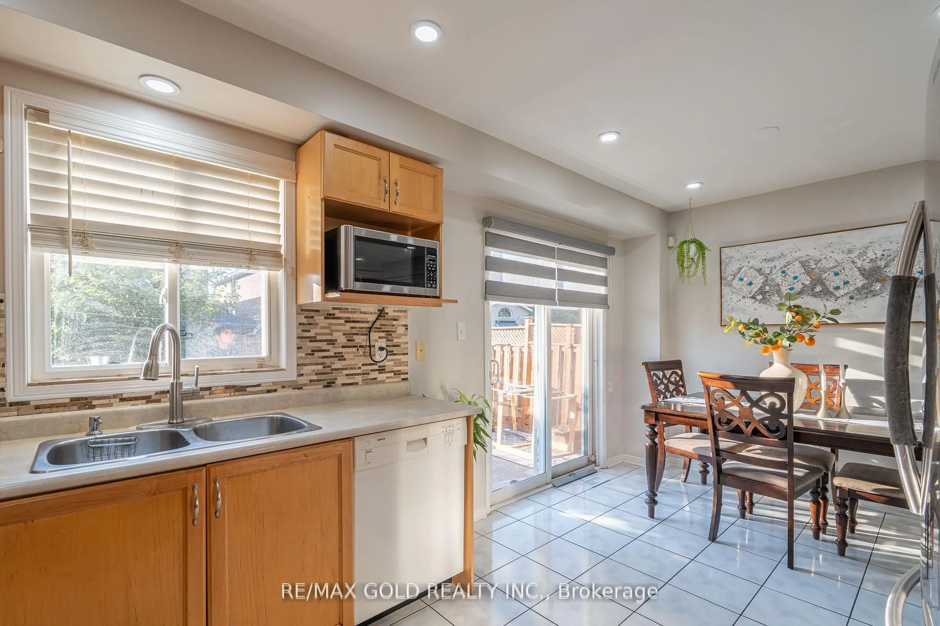 Photo 10 of 7 Sand Cherry Crescent, Brampton, Sandringham-Wellington — HOMEH
